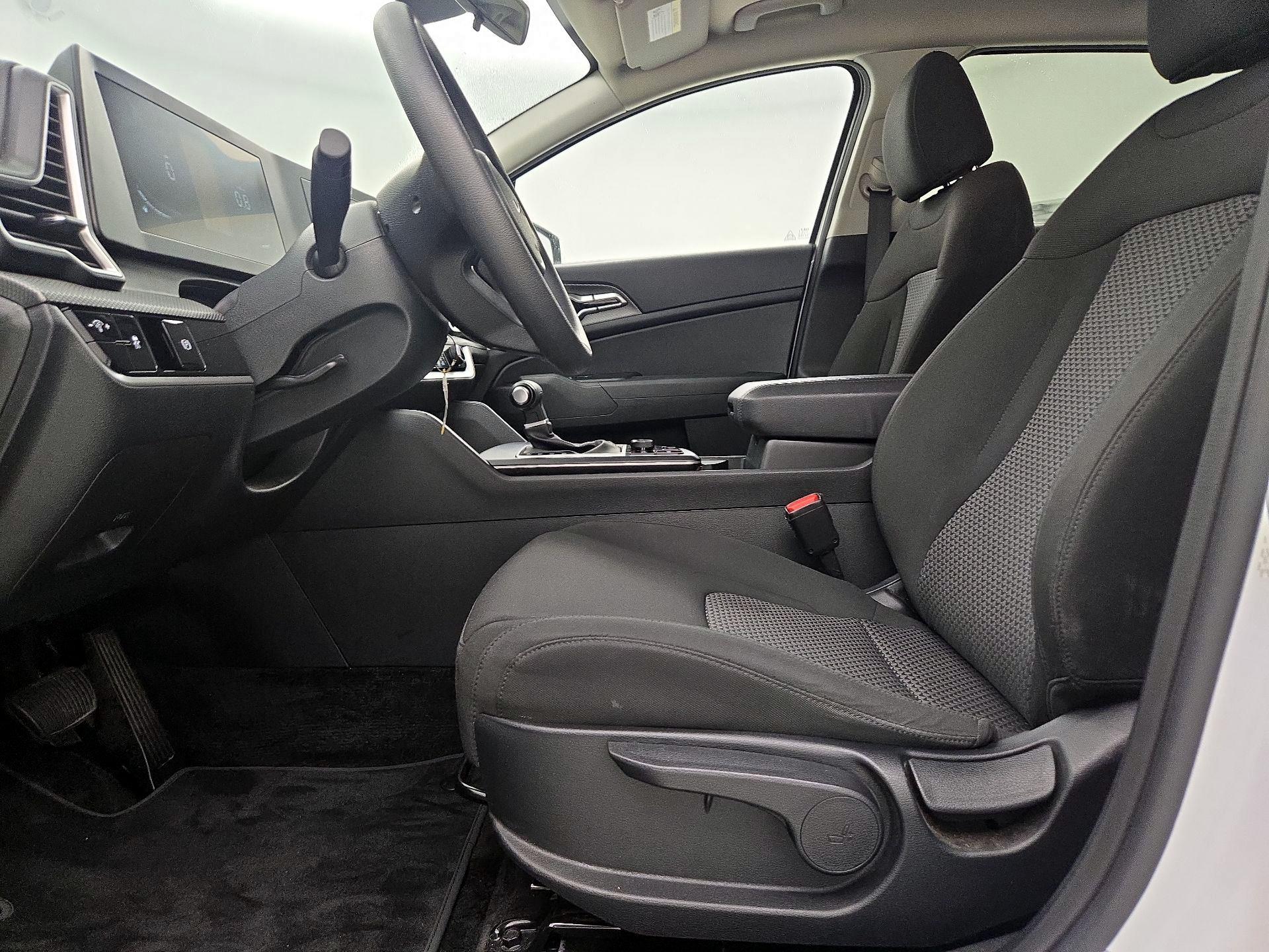 Thumbnail: 2025 Kia Sportage - 11