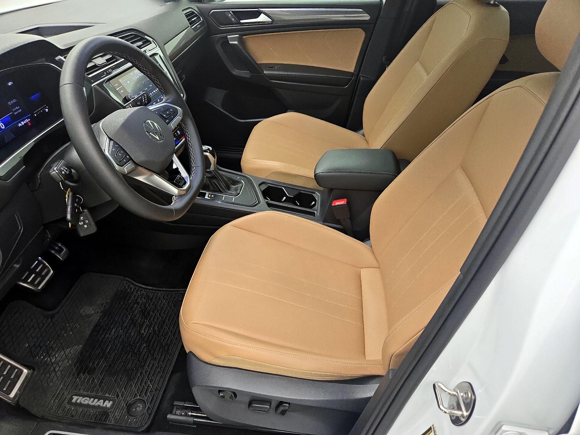 Thumbnail: 2023 Volkswagen Tiguan - 11