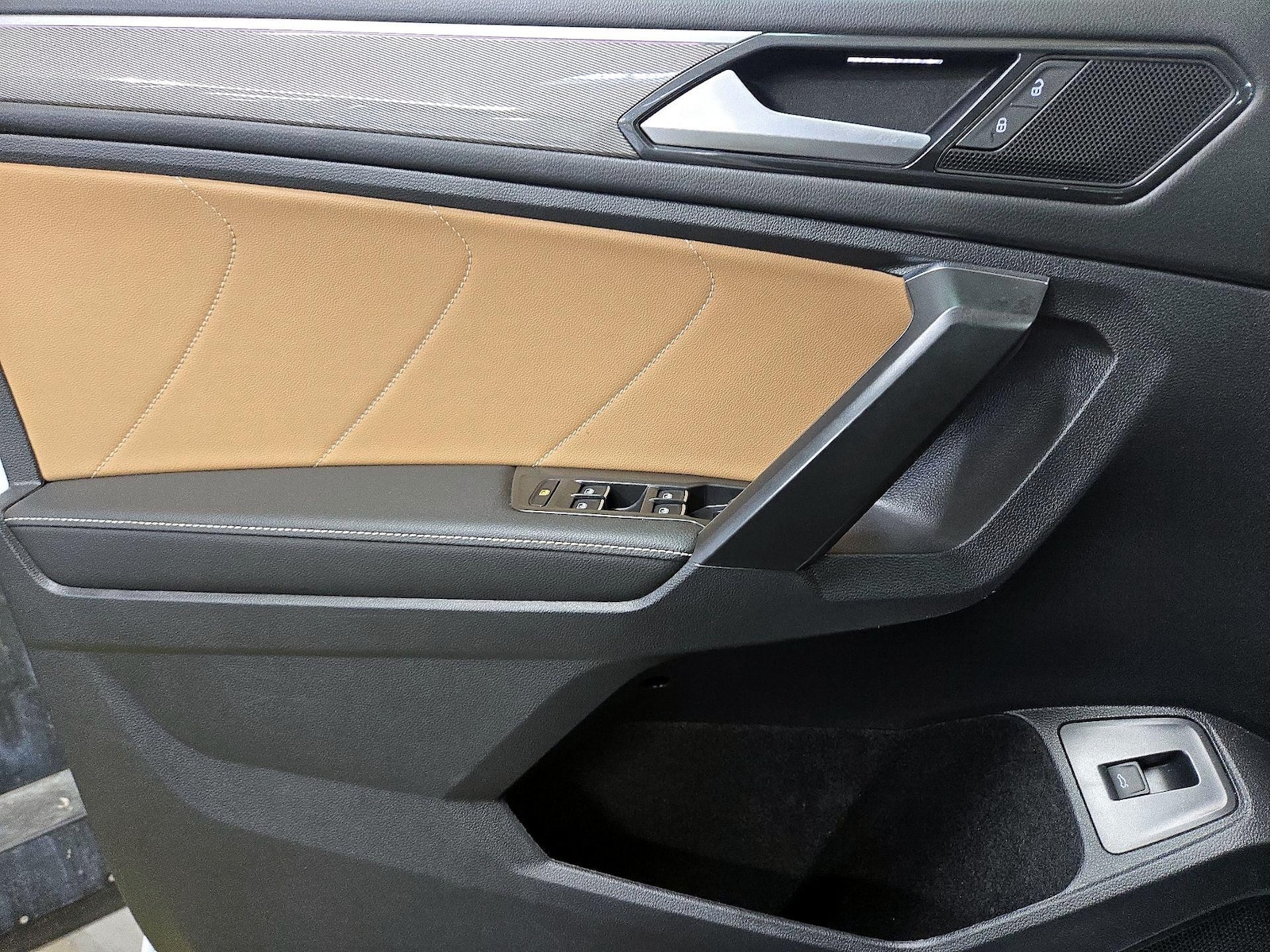2023 Volkswagen Tiguan SE R-LINE BLACK - Photo 13