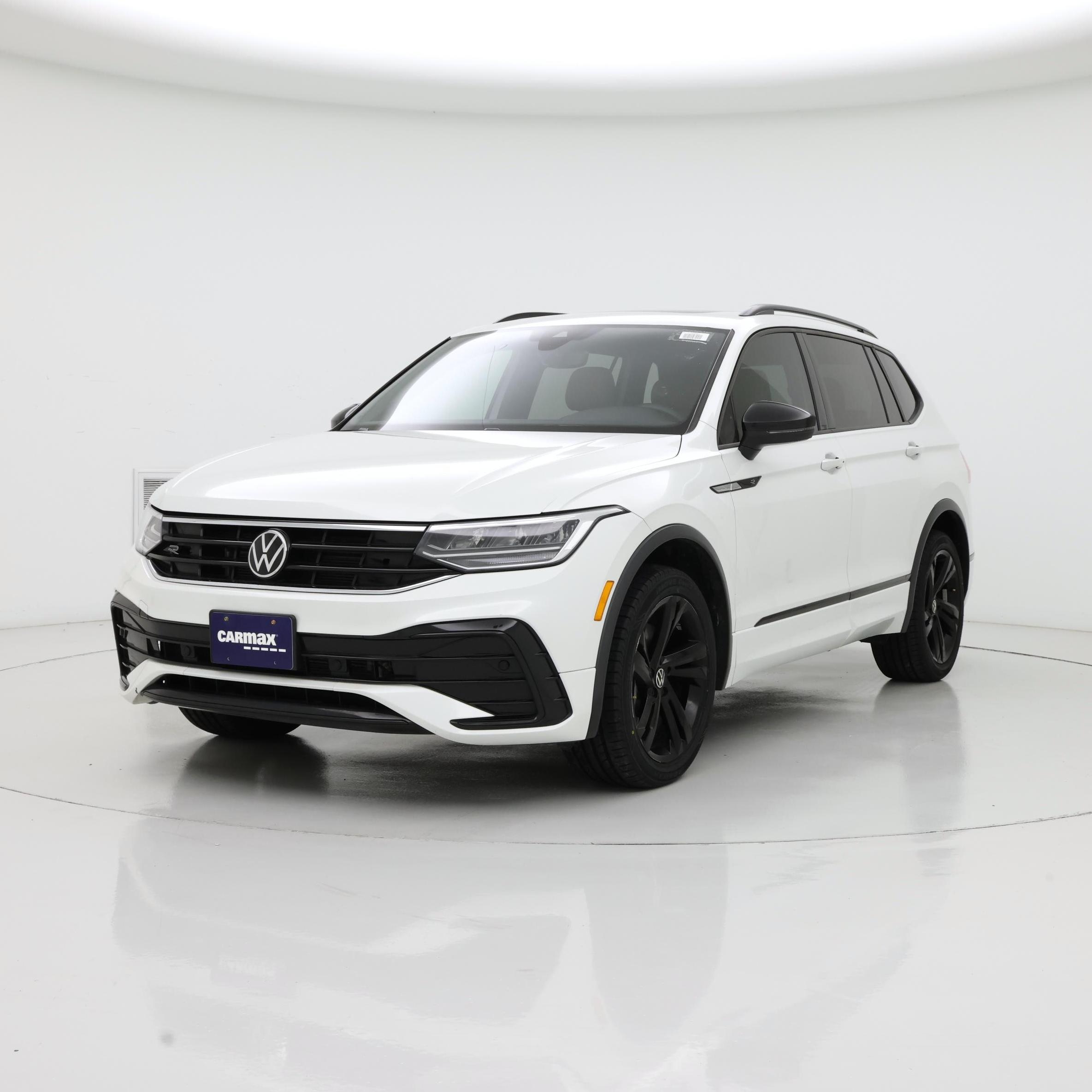 Thumbnail: 2023 Volkswagen Tiguan - 4