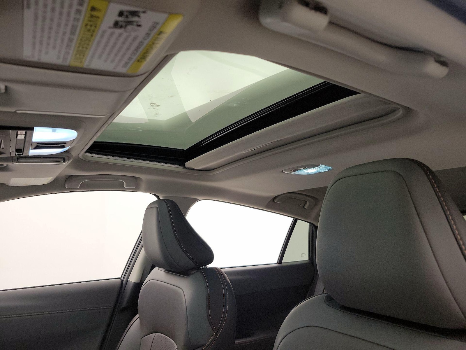 Sunroof(s) & Overhead Airbags