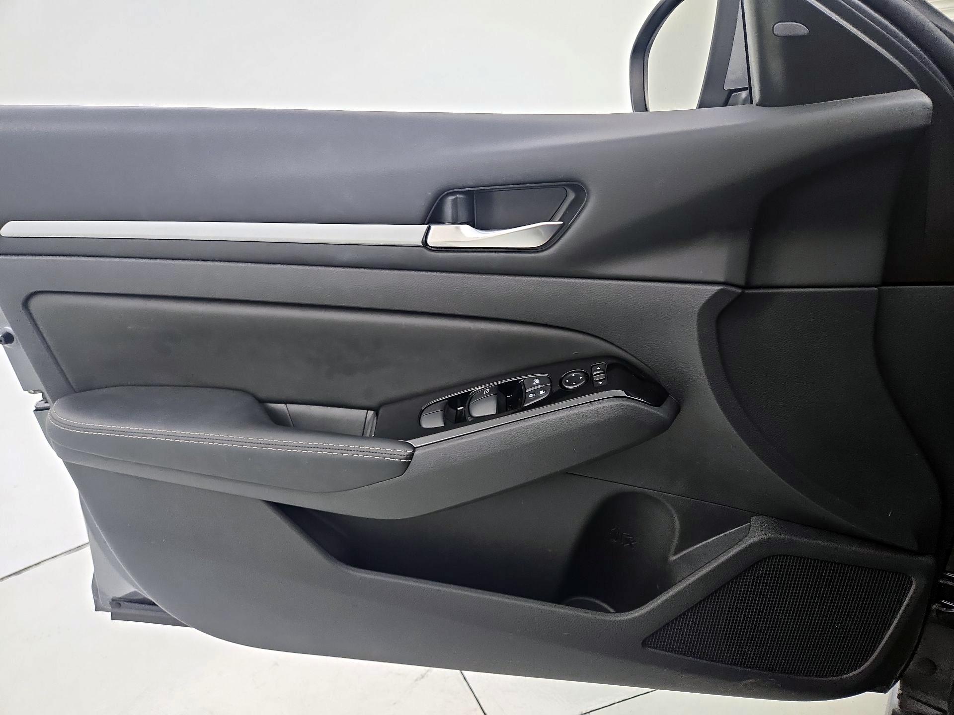 Thumbnail: 2023 Nissan Altima - 12