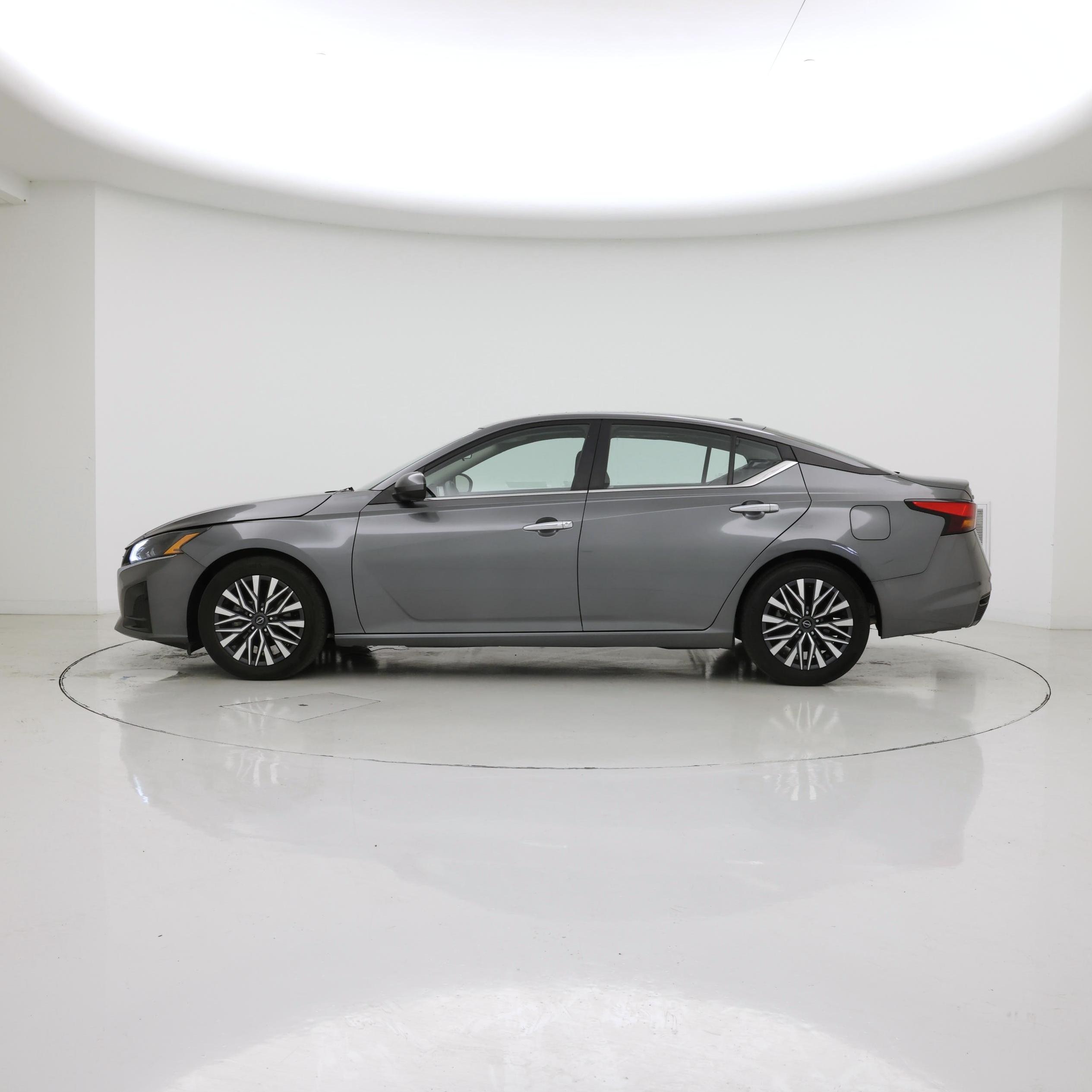 Thumbnail: 2023 Nissan Altima - 3