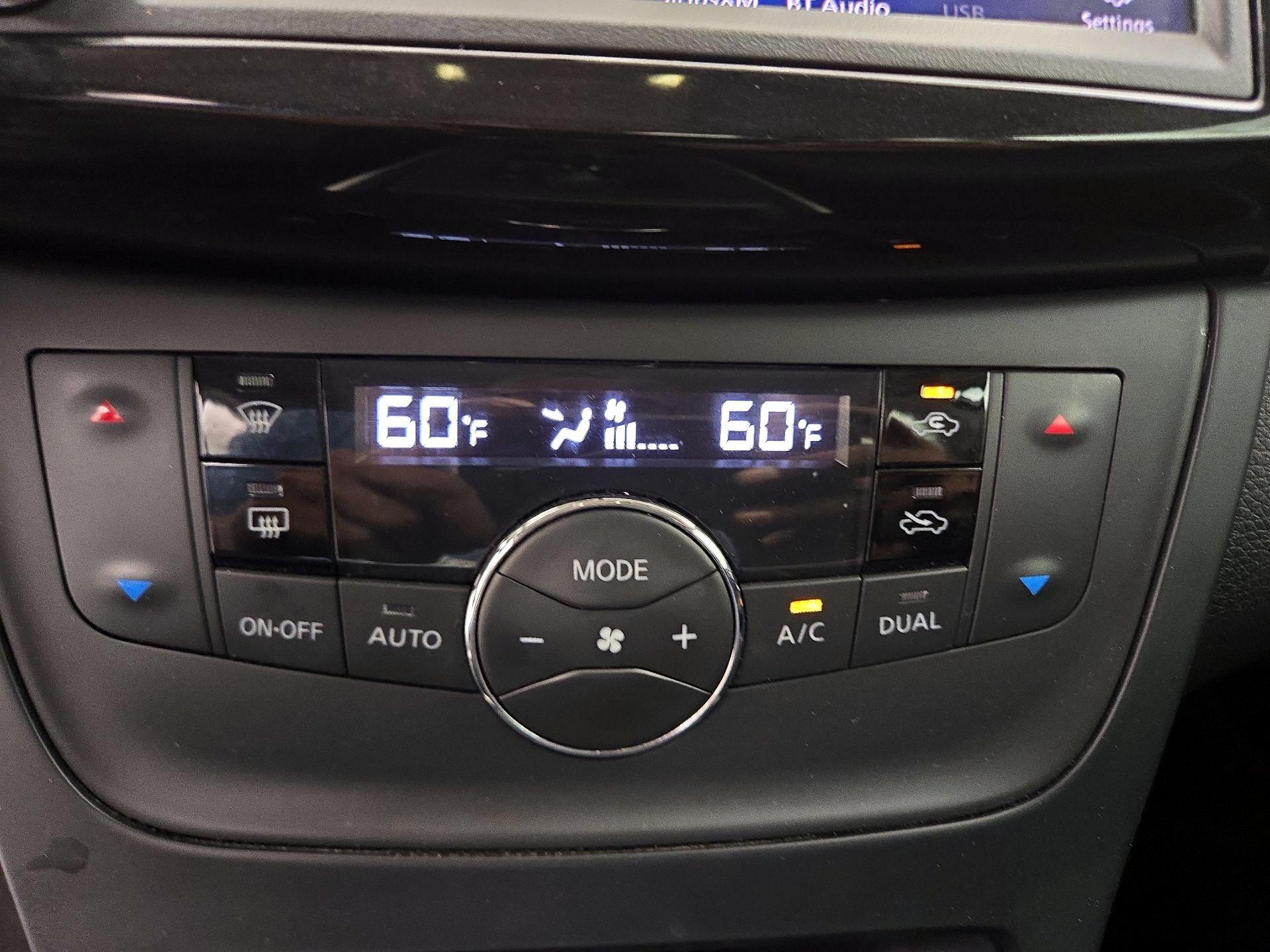 Thumbnail: 2019 Nissan Sentra - 16