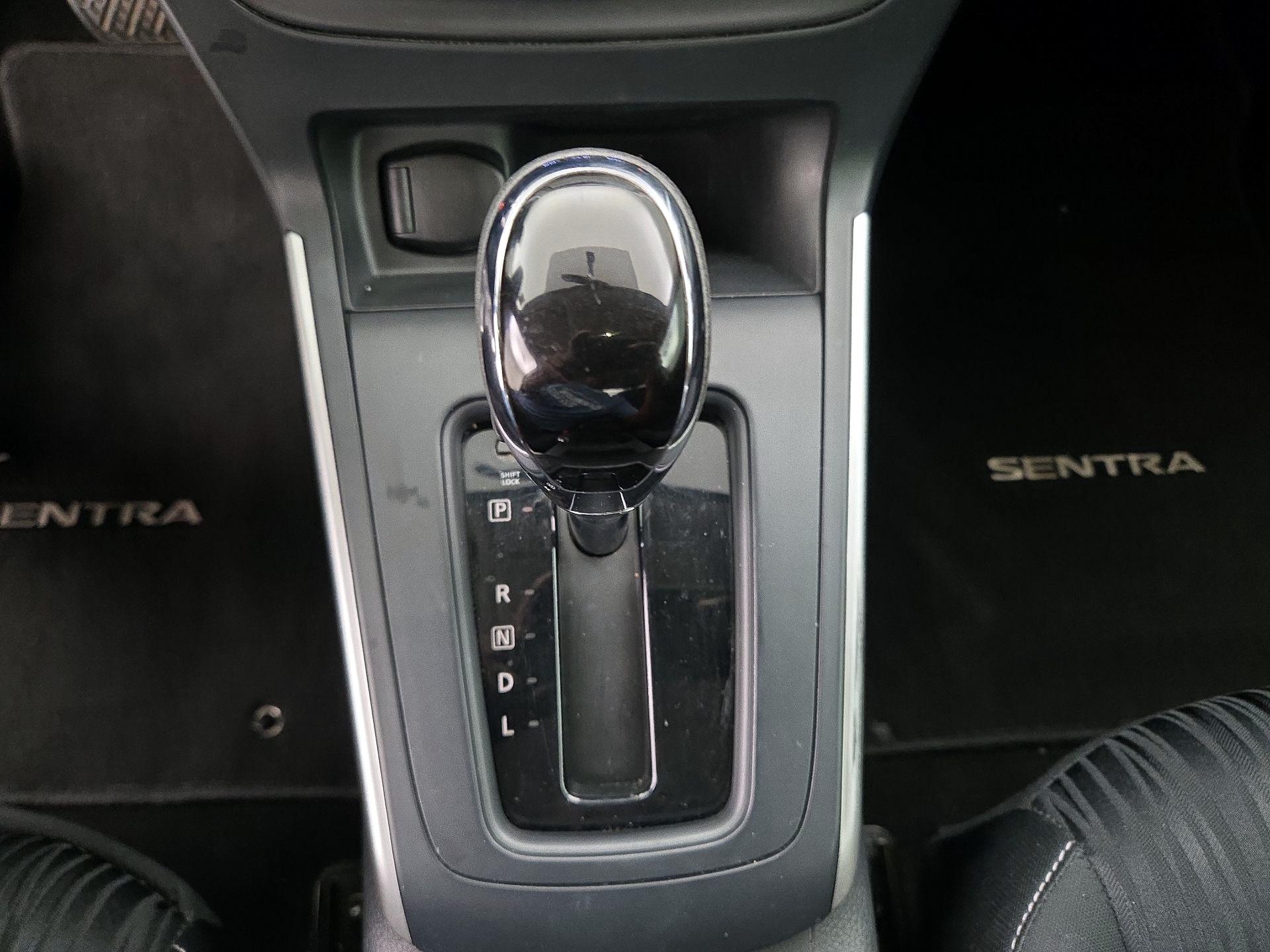 Thumbnail: 2019 Nissan Sentra - 17