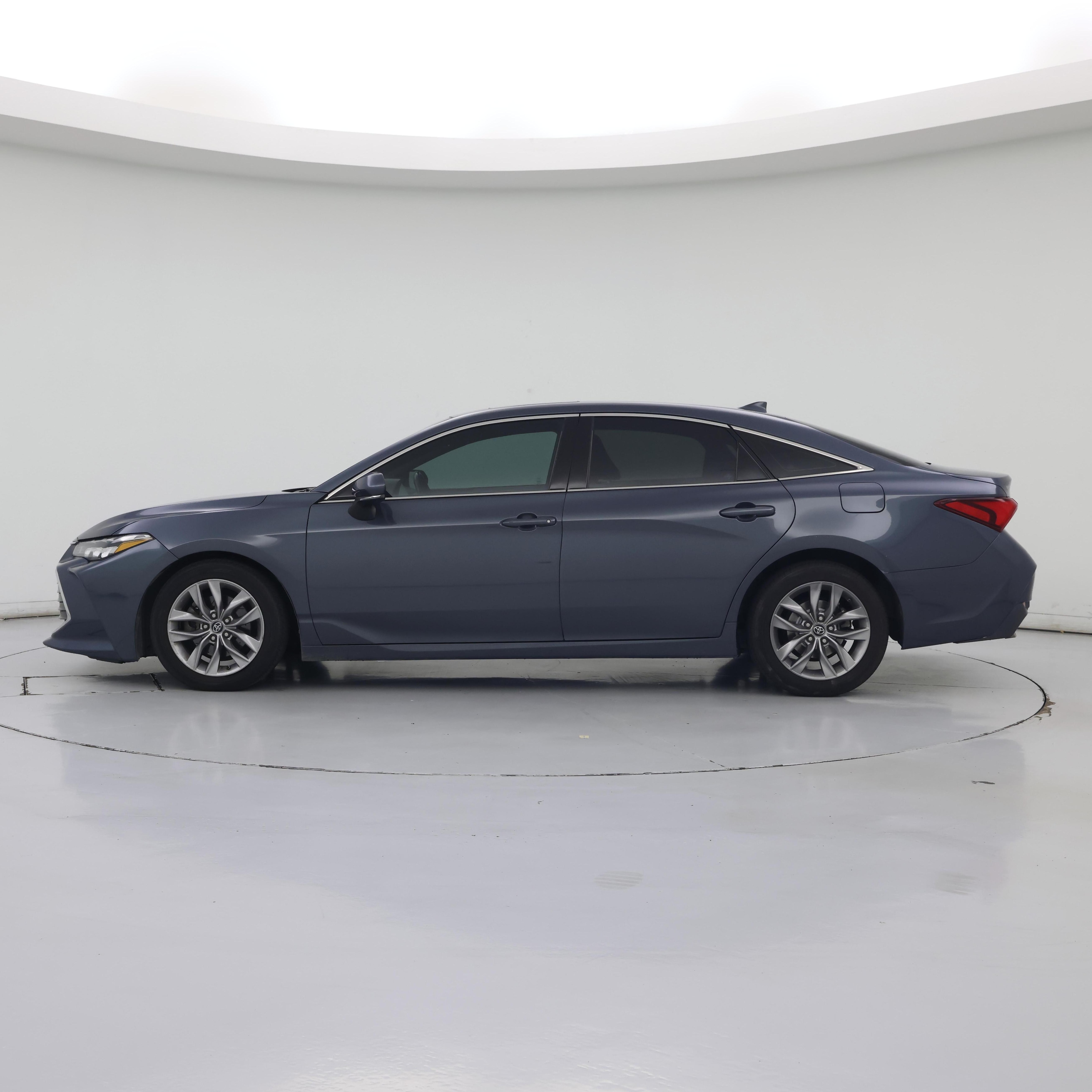 Thumbnail: 2019 Toyota Avalon - 3
