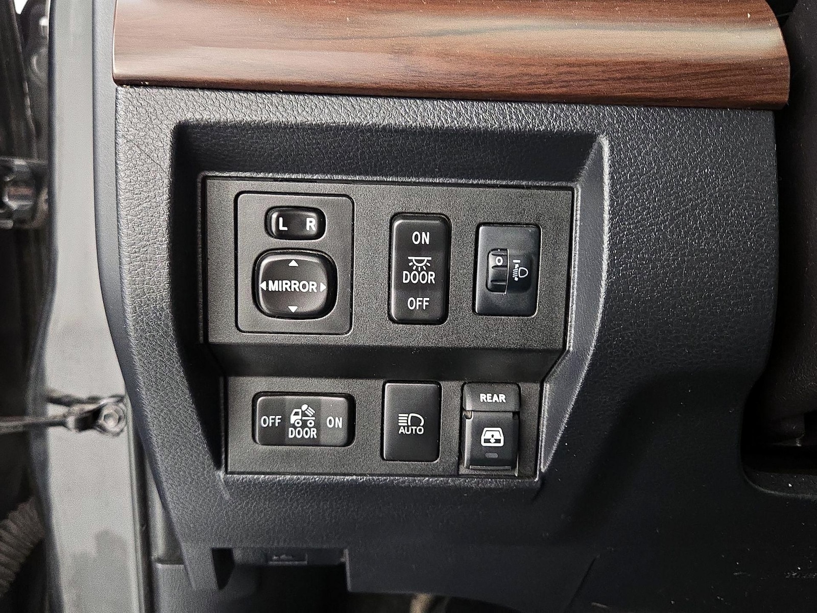 2018 Toyota Tundra Limited - Photo 14