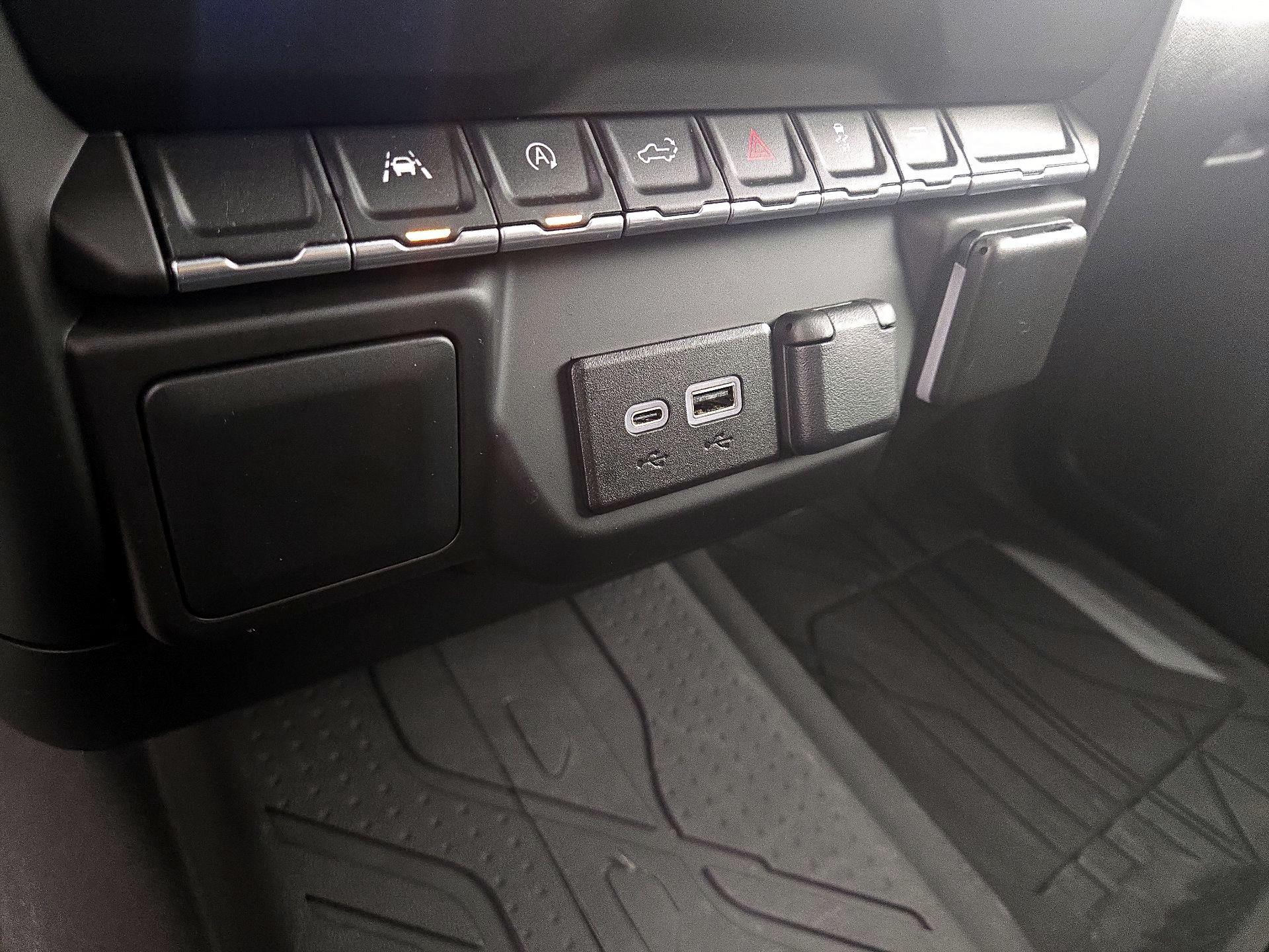 Thumbnail: 2024 Chevrolet Silverado 1500 - 18