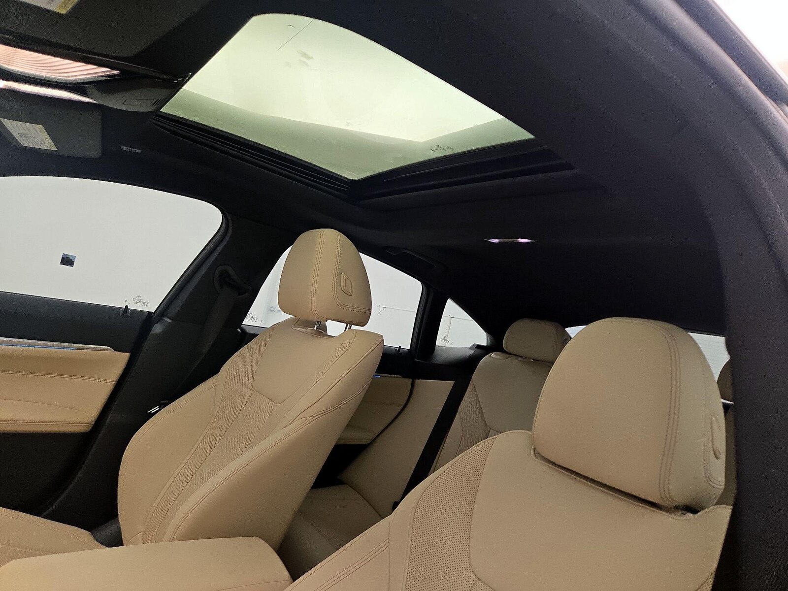 Sunroof(s) & Overhead Airbags