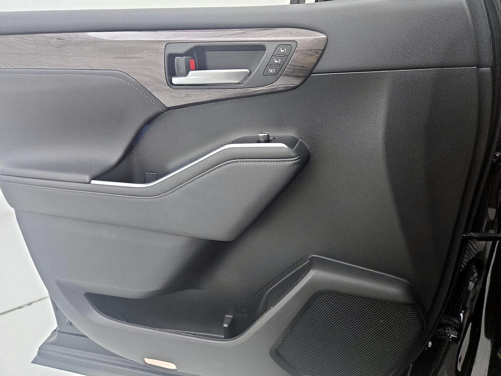 2023 Toyota Highlander Limited - Photo 11