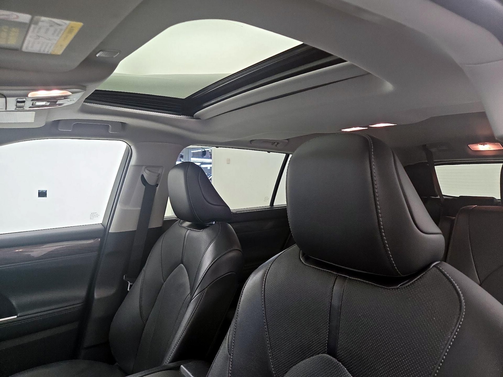 2023 Toyota Highlander Limited - Photo 18