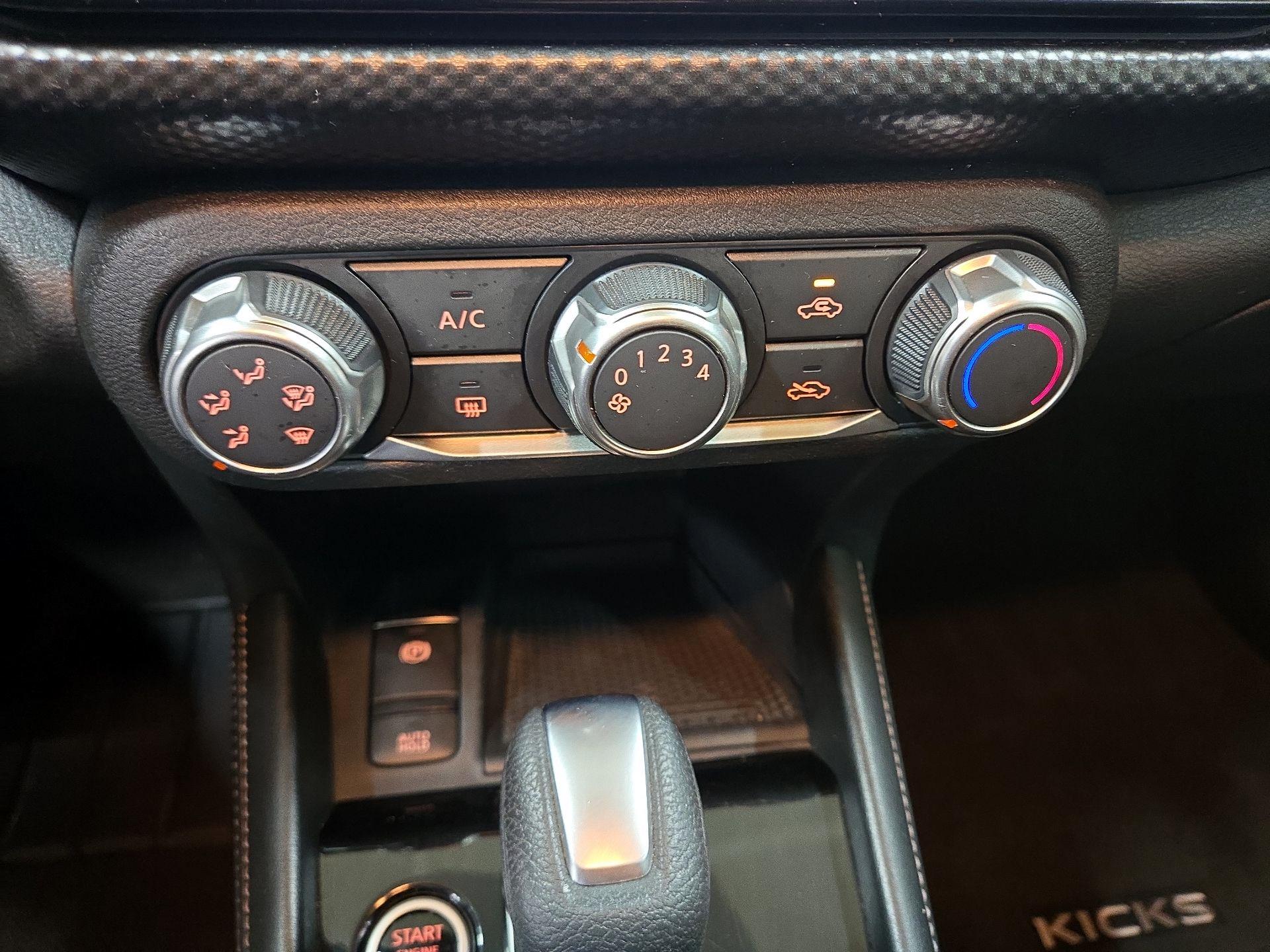 Thumbnail: 2023 Nissan Kicks - 15