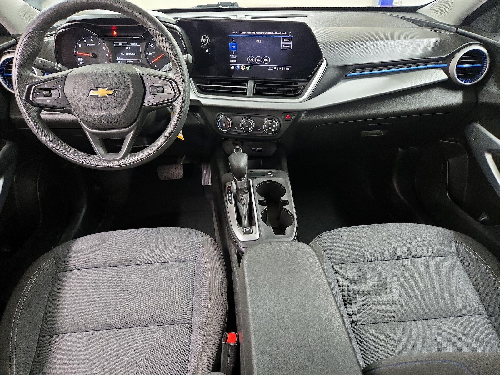 2025 Chevrolet Trax LS - Photo 10