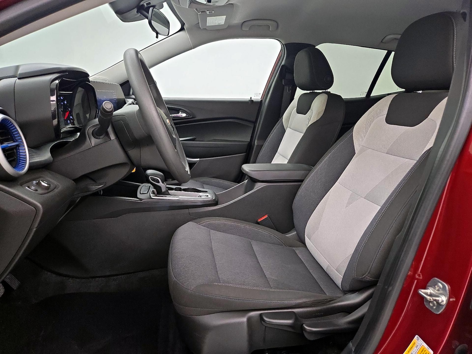 2025 Chevrolet Trax LS - Photo 12
