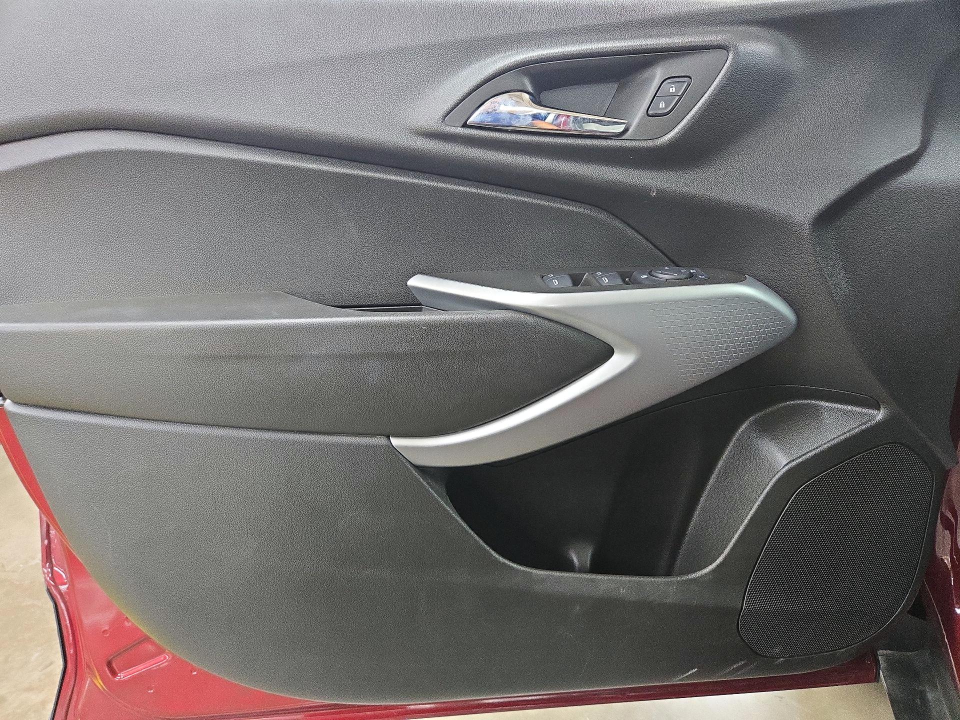 Thumbnail: 2025 Chevrolet Trax - 12