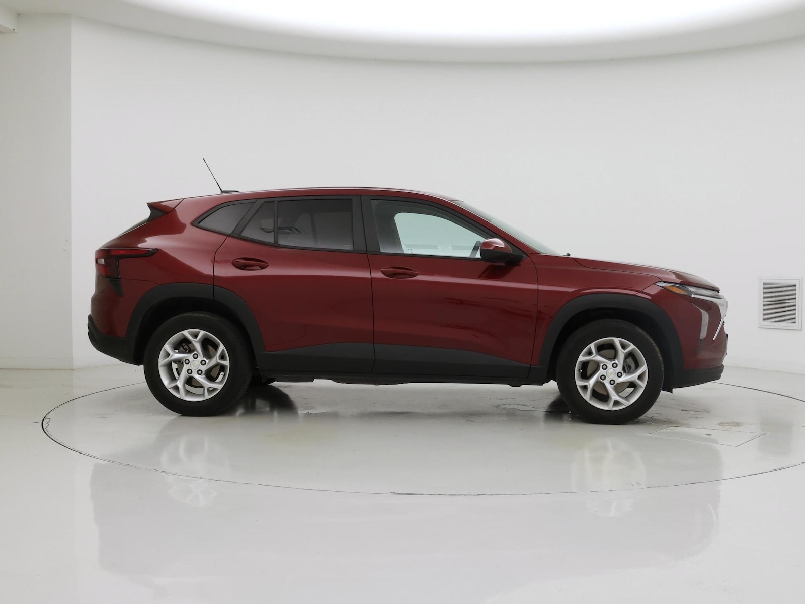 2025 Chevrolet Trax LS - Photo 8