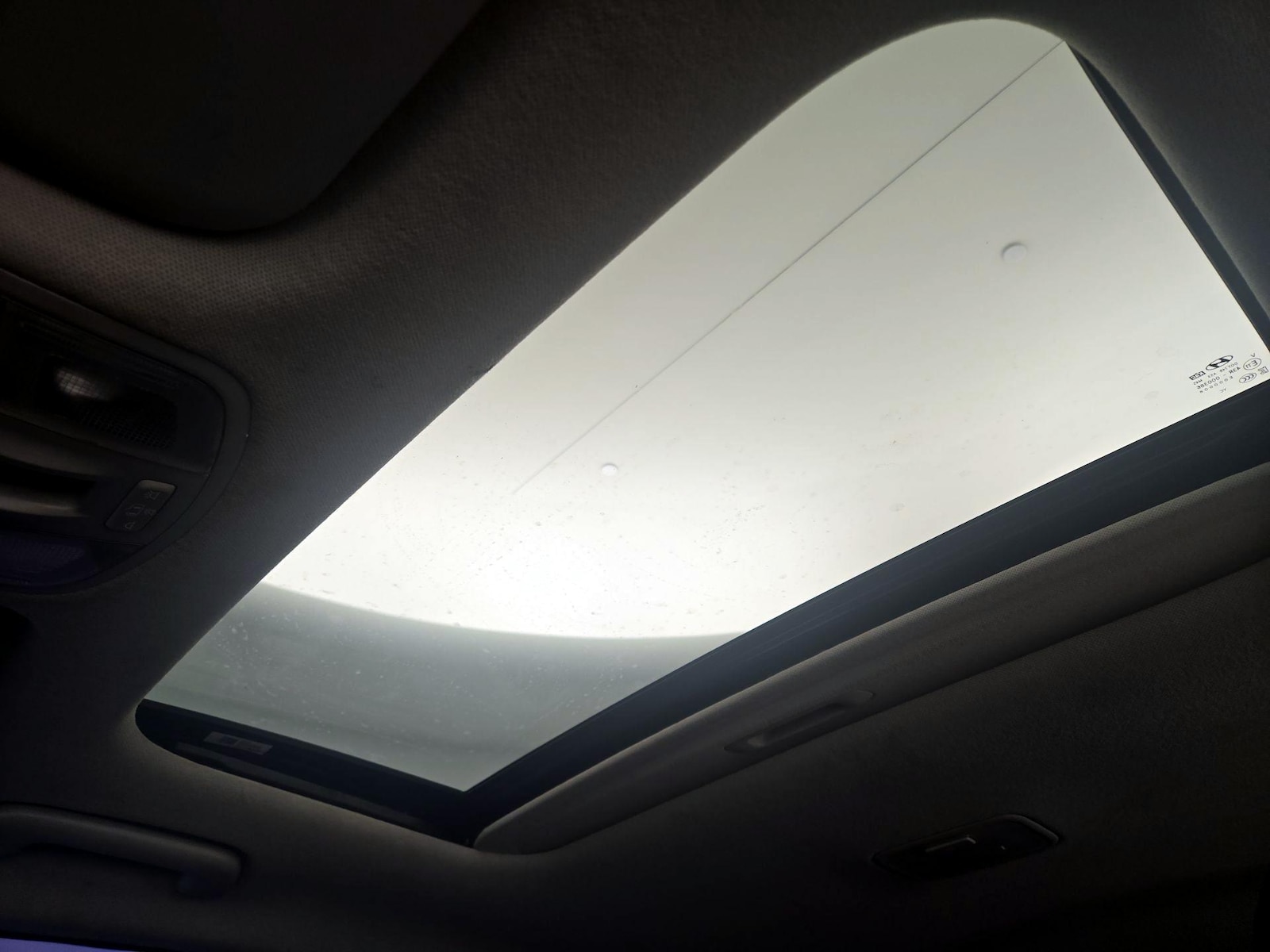 Sunroof(s) & Overhead Airbags