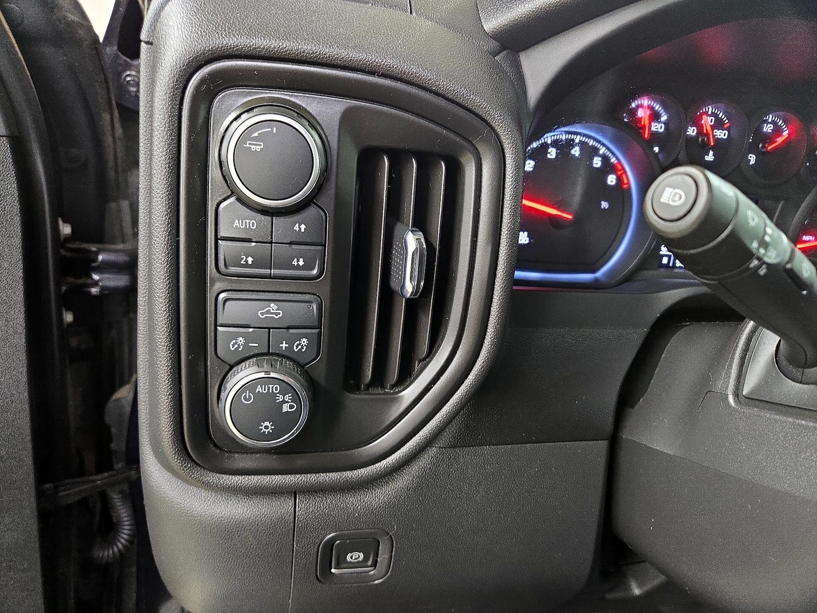 2022 Chevrolet Silverado 1500 Custom - Photo 14
