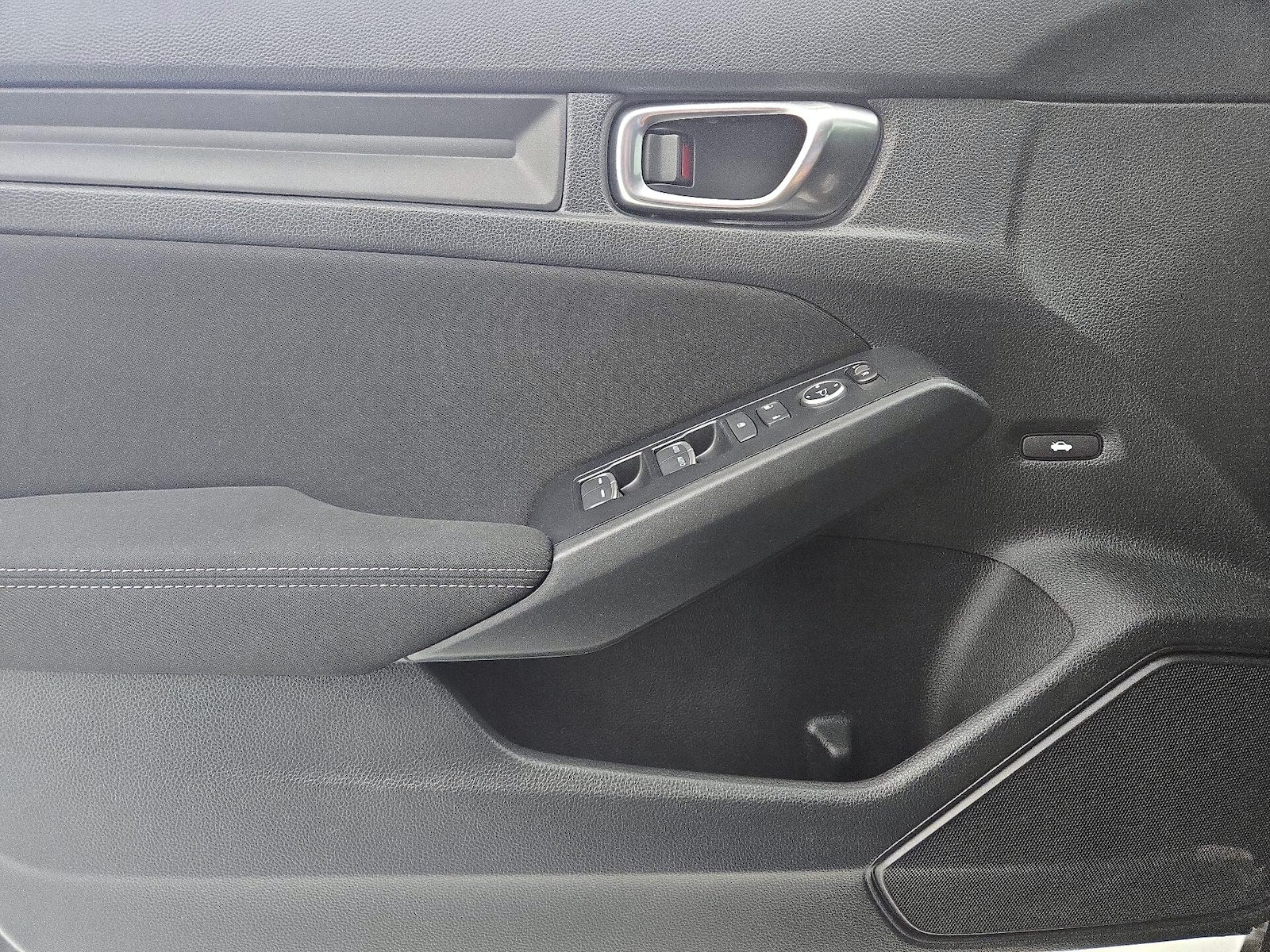 2025 Honda Civic Sport - Photo 13