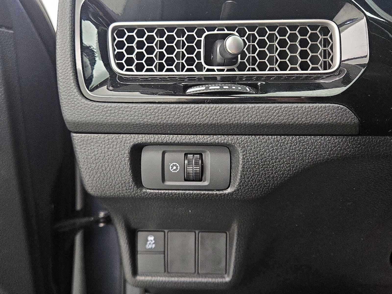 2025 Honda Civic Sport - Photo 14