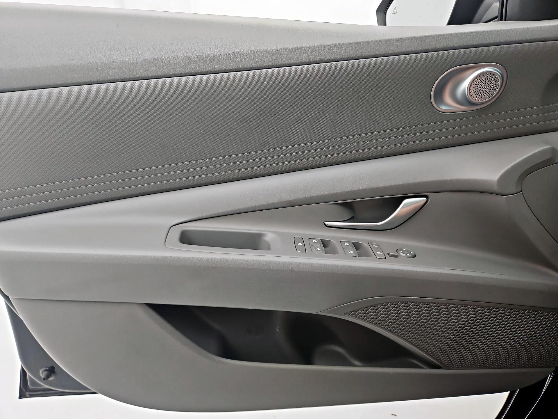 Thumbnail: 2025 Hyundai Elantra - 12