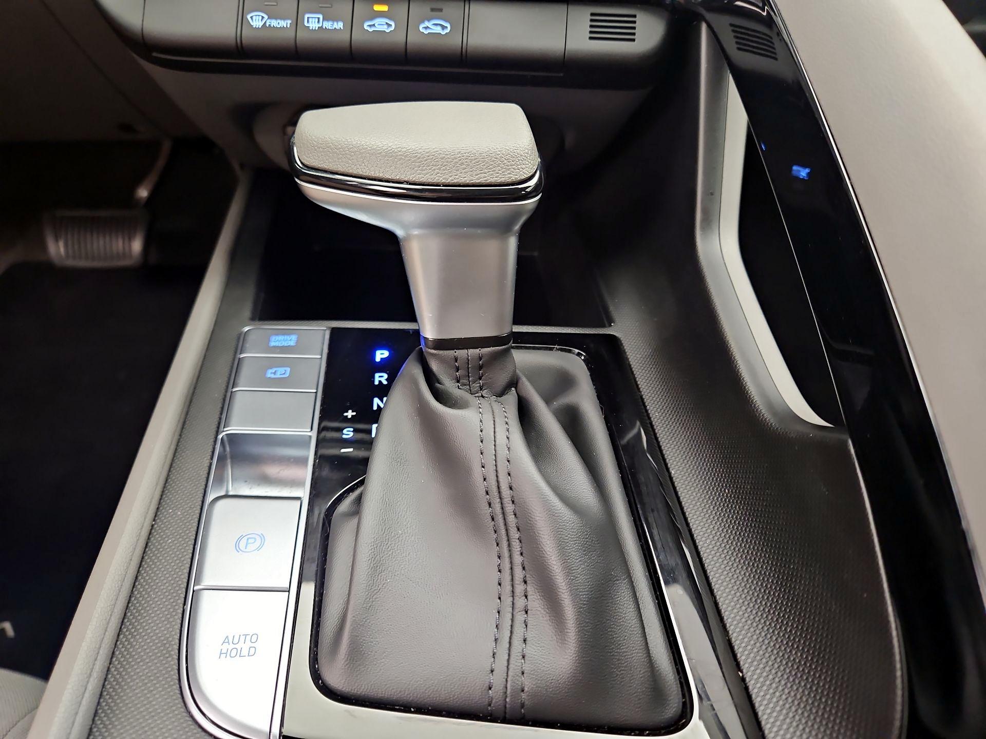 Thumbnail: 2025 Hyundai Elantra - 17