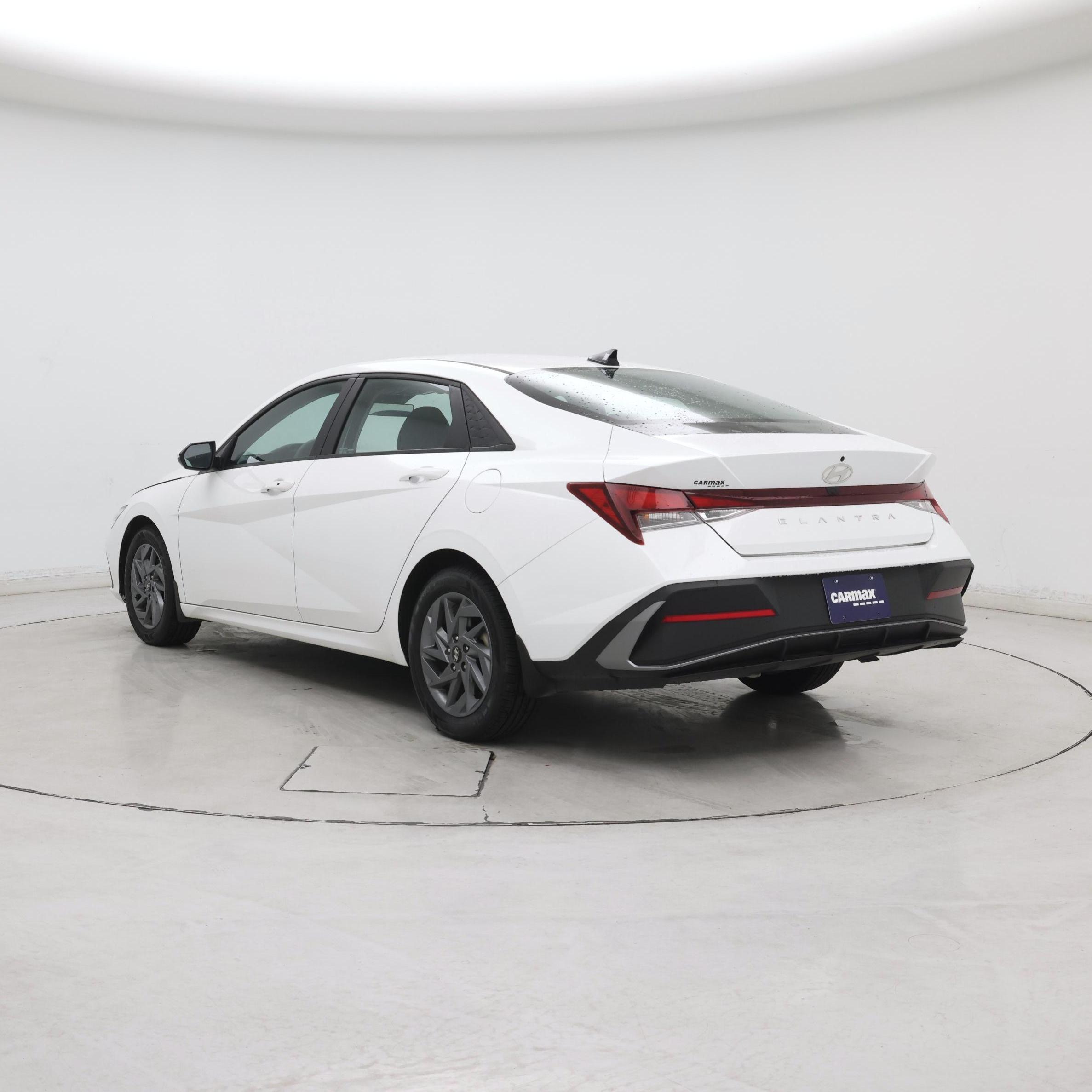 Thumbnail: 2024 Hyundai Elantra - 2