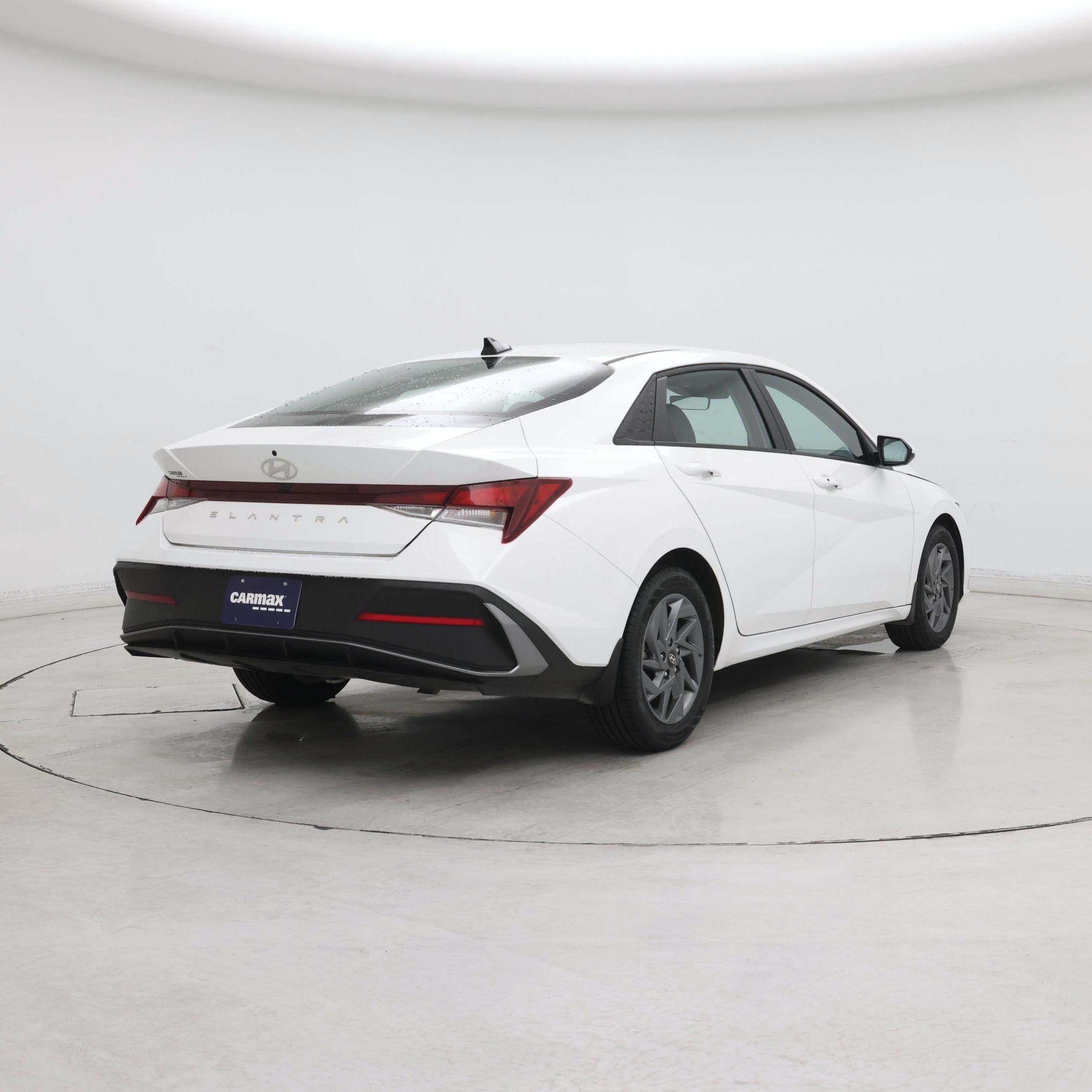Thumbnail: 2024 Hyundai Elantra - 8