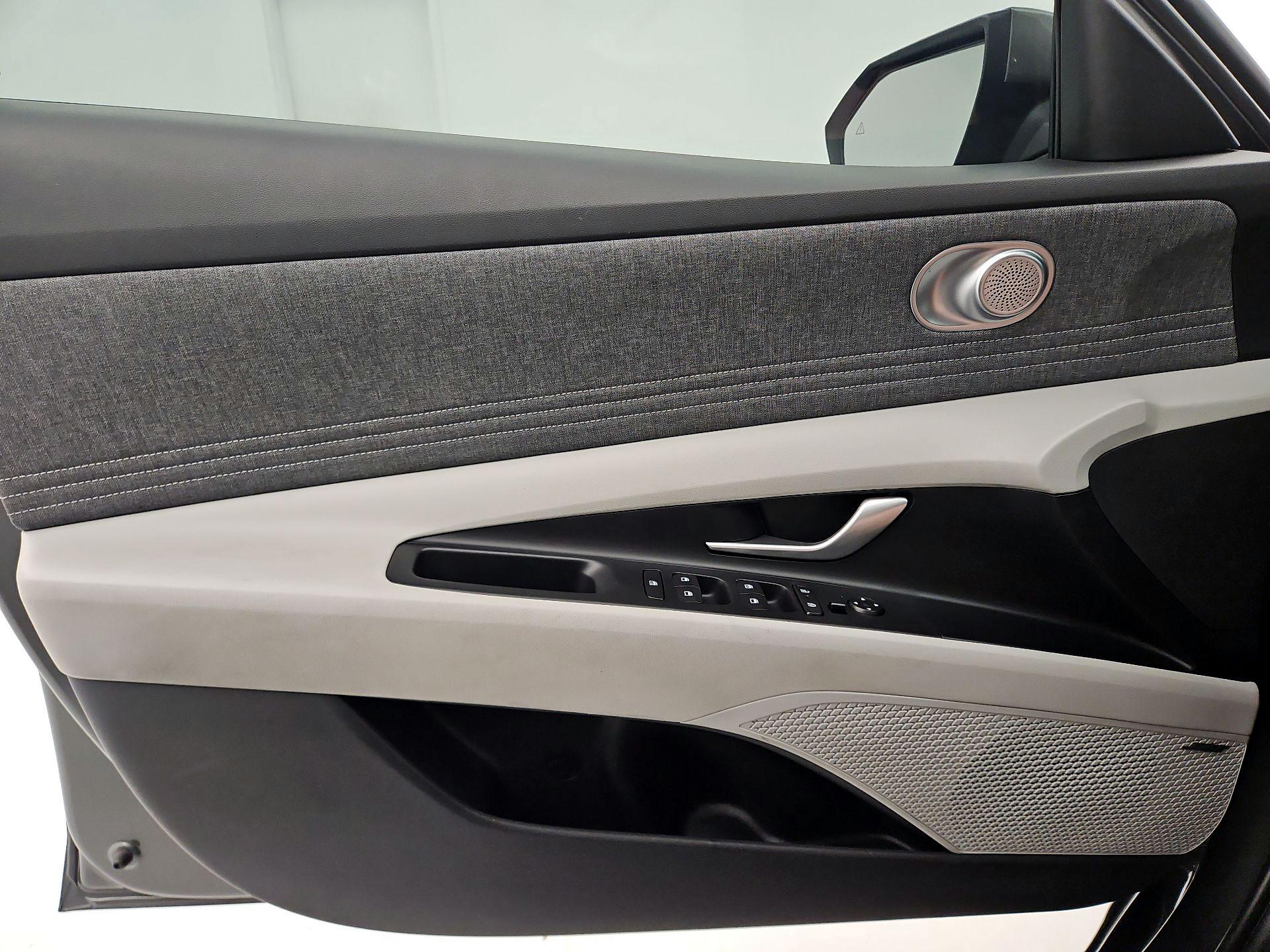 Thumbnail: 2025 Hyundai Elantra - 12