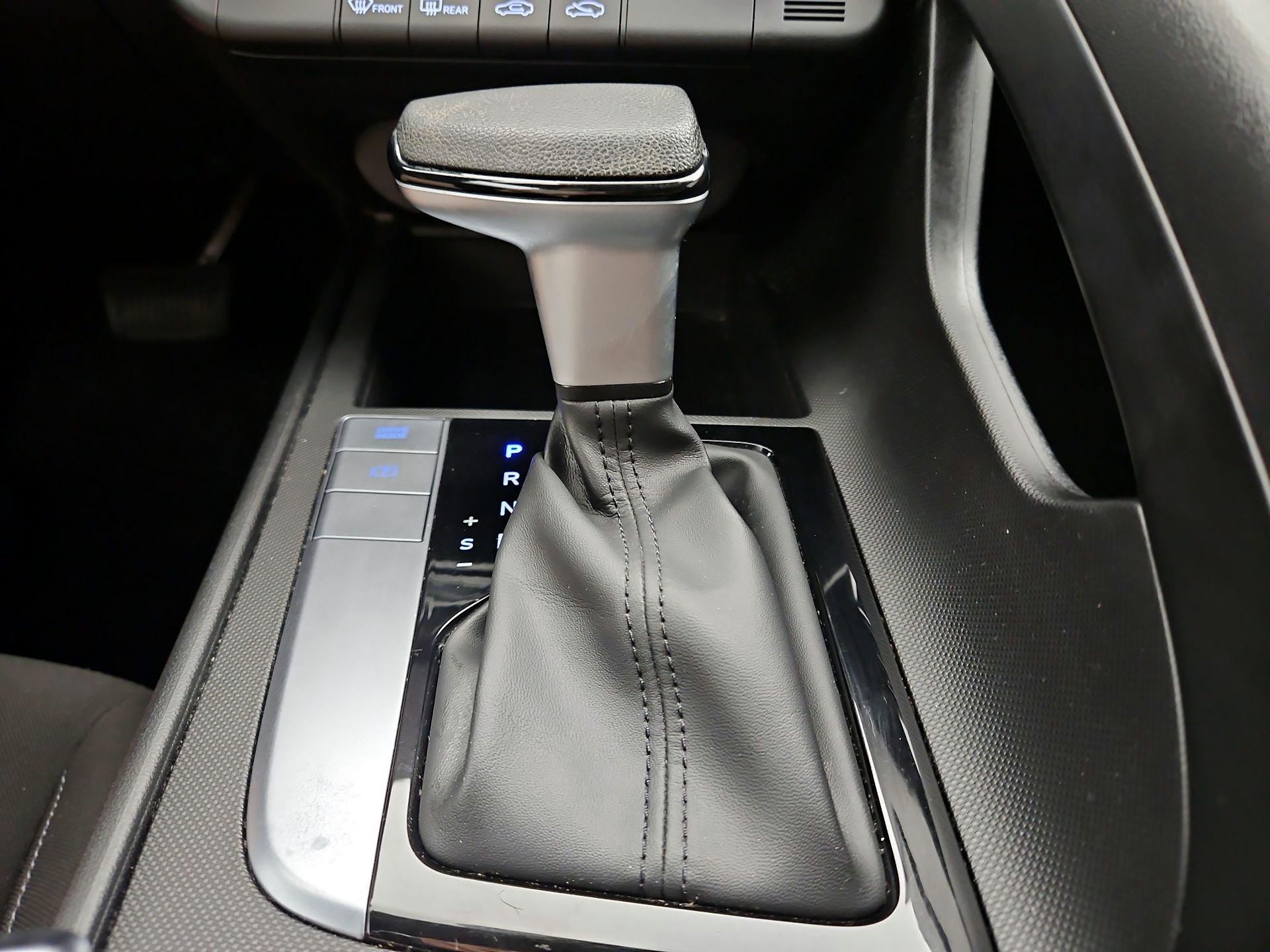 Thumbnail: 2024 Hyundai Elantra - 18