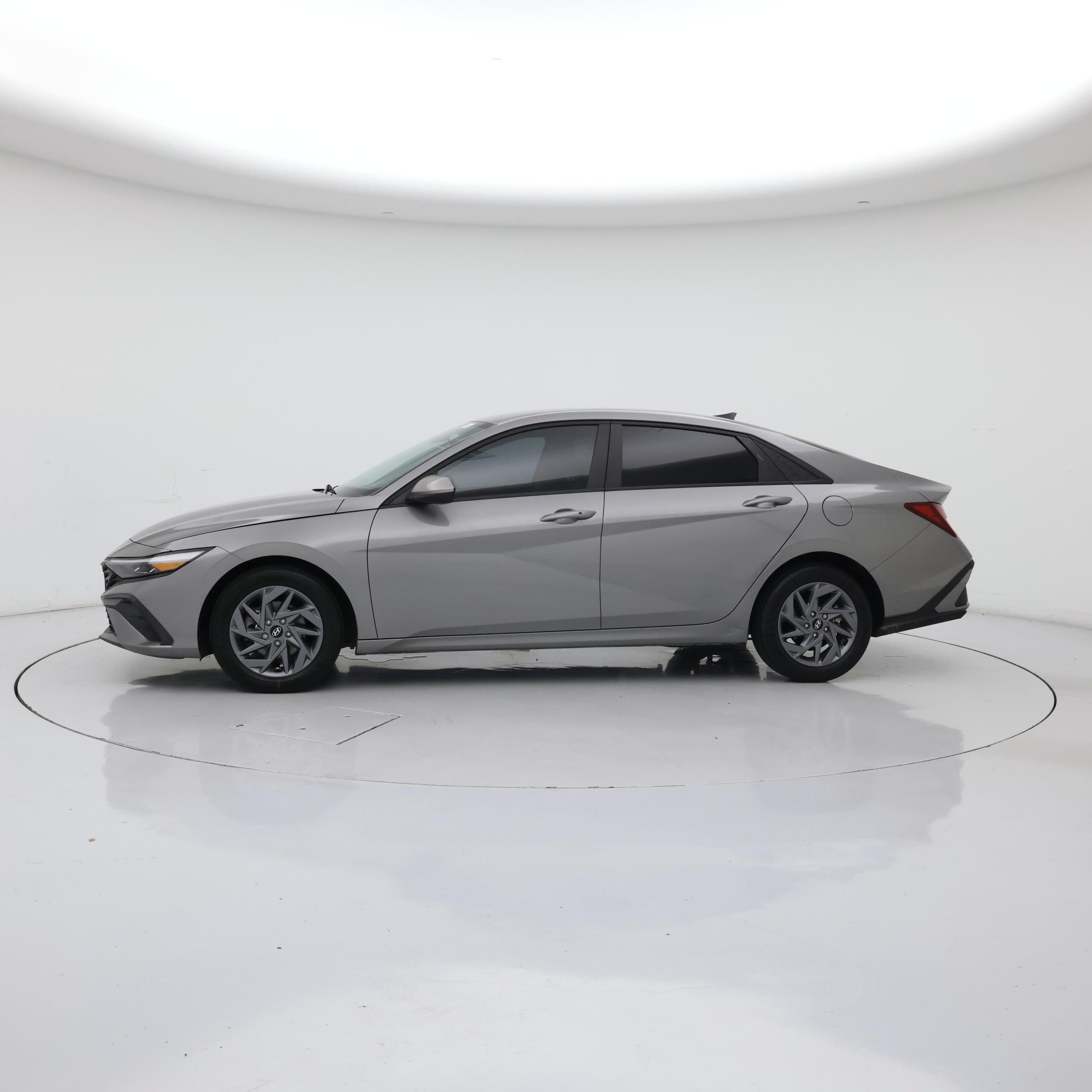 Thumbnail: 2024 Hyundai Elantra - 3