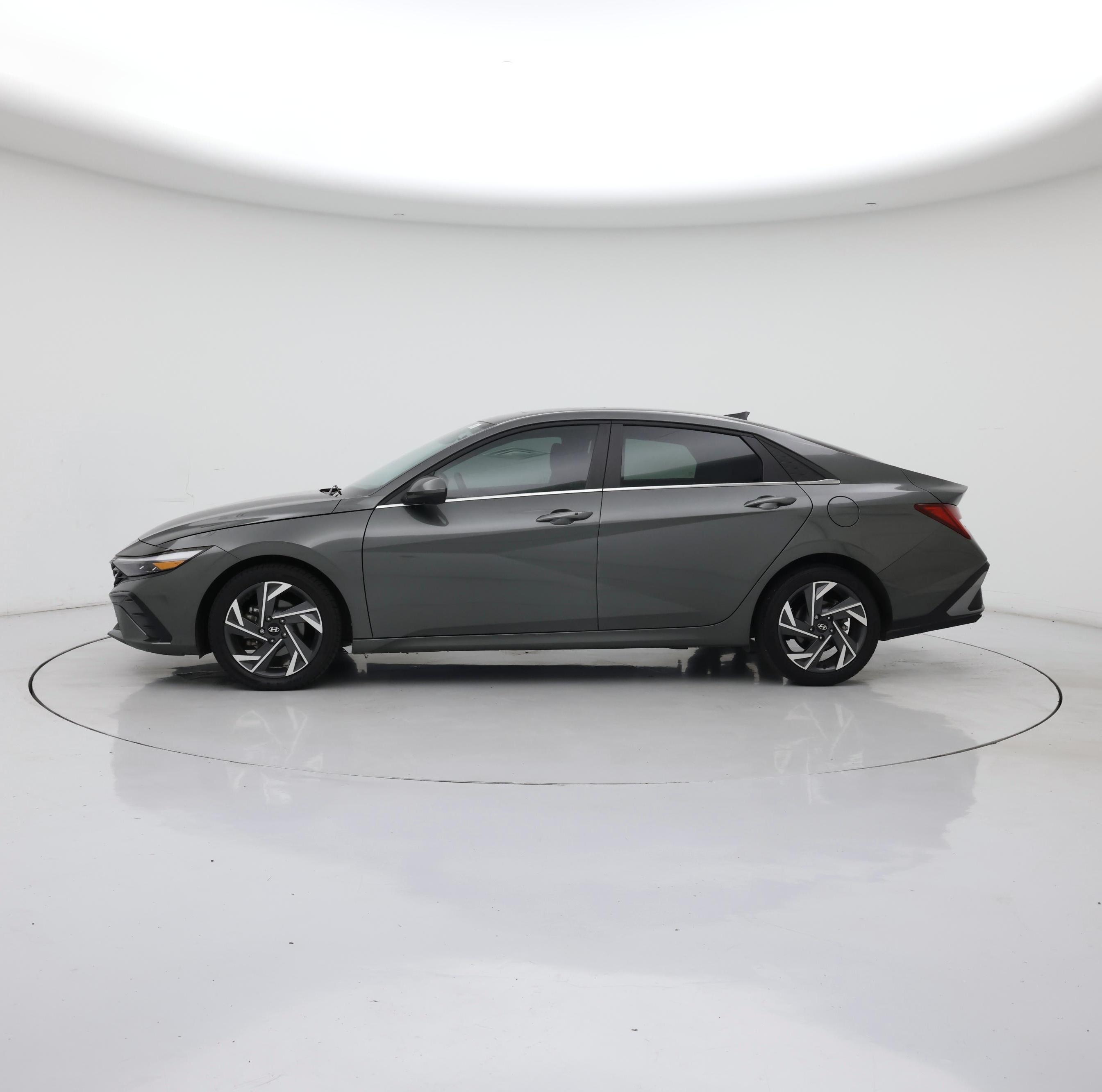 Thumbnail: 2024 Hyundai Elantra - 3