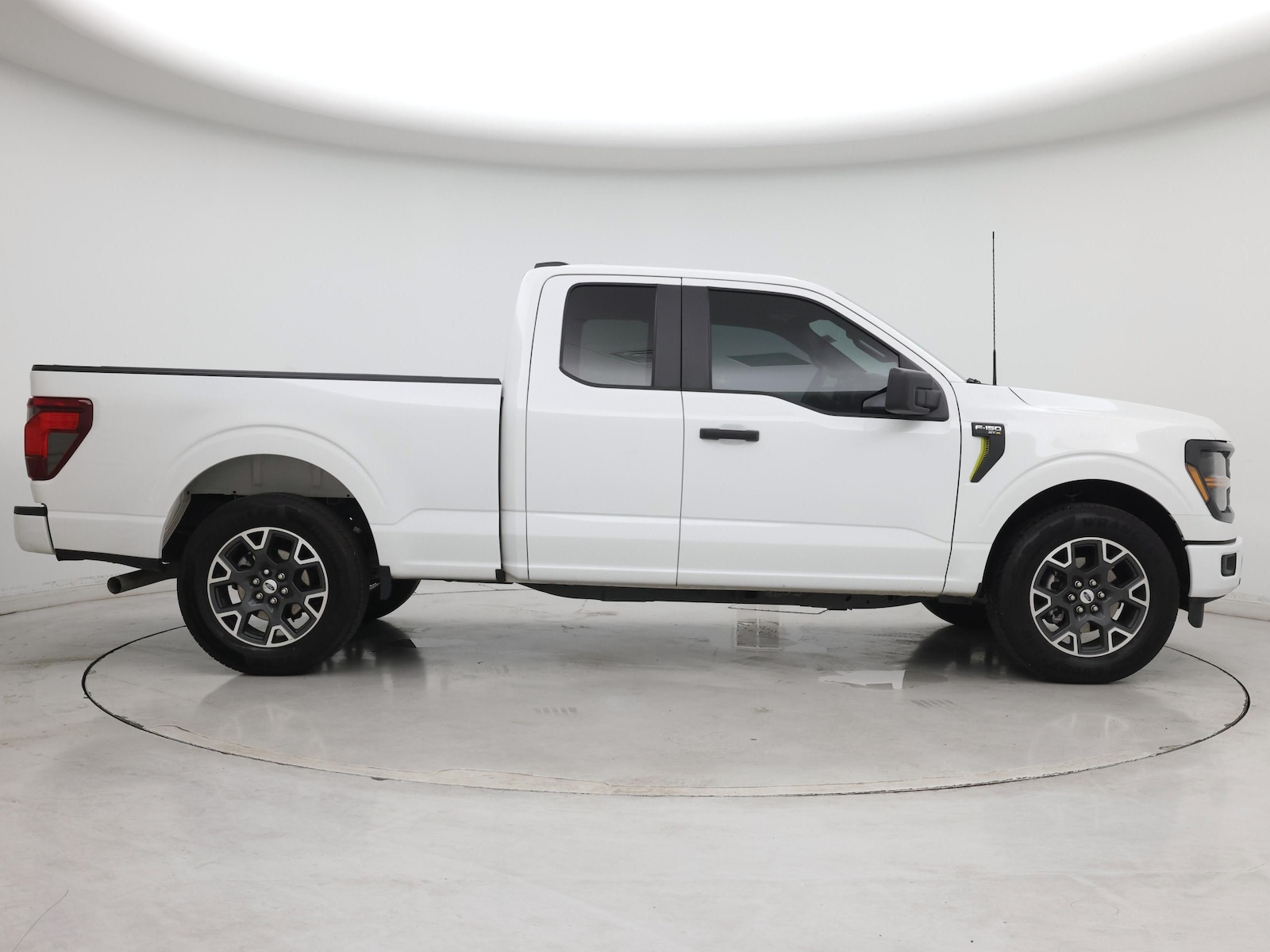 2025 Ford F-150 STX - Photo 8