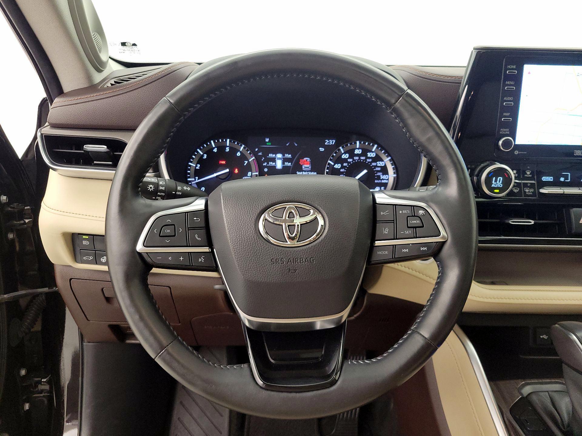 Thumbnail: 2021 Toyota Highlander - 10