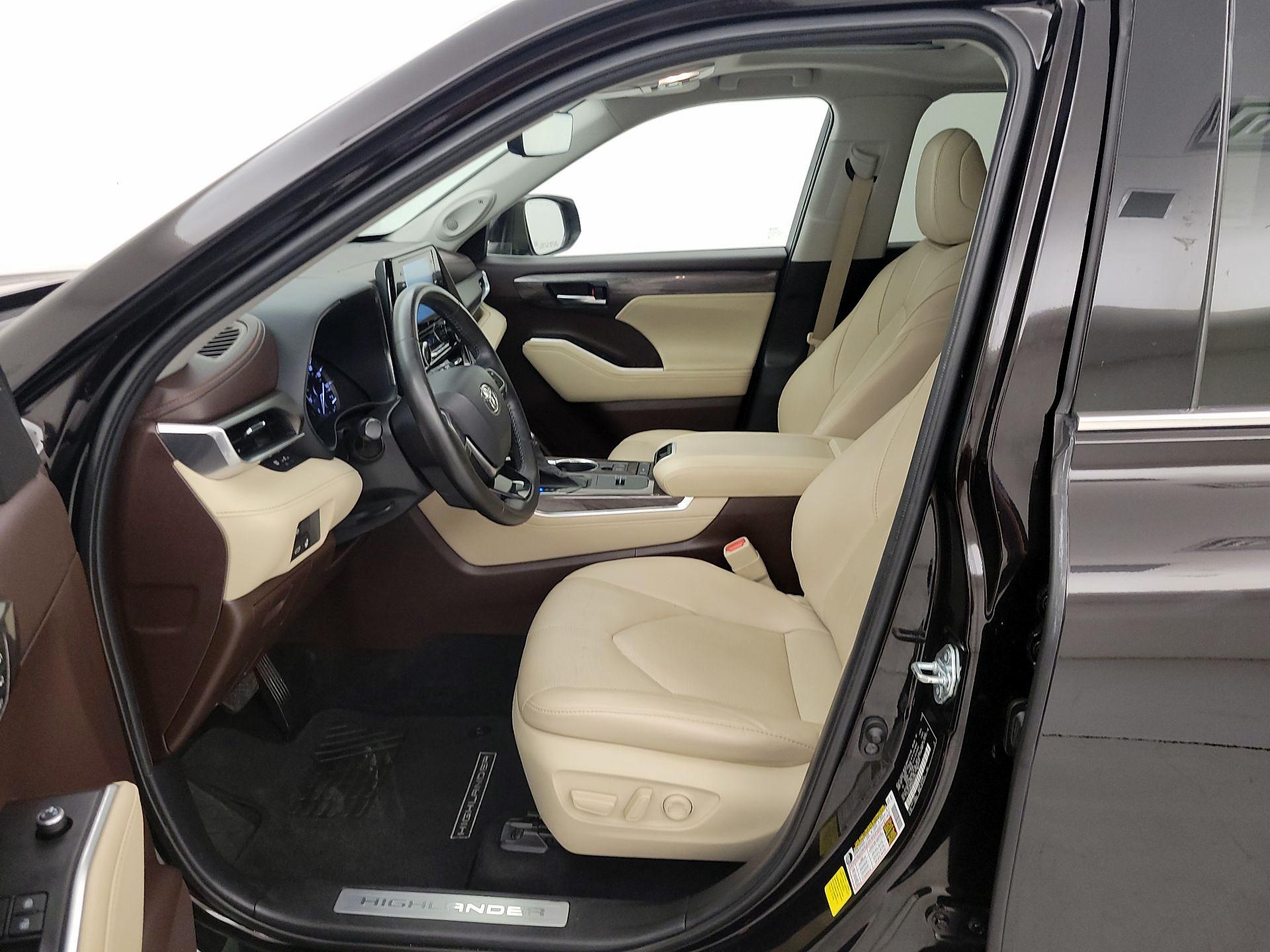 Thumbnail: 2021 Toyota Highlander - 11