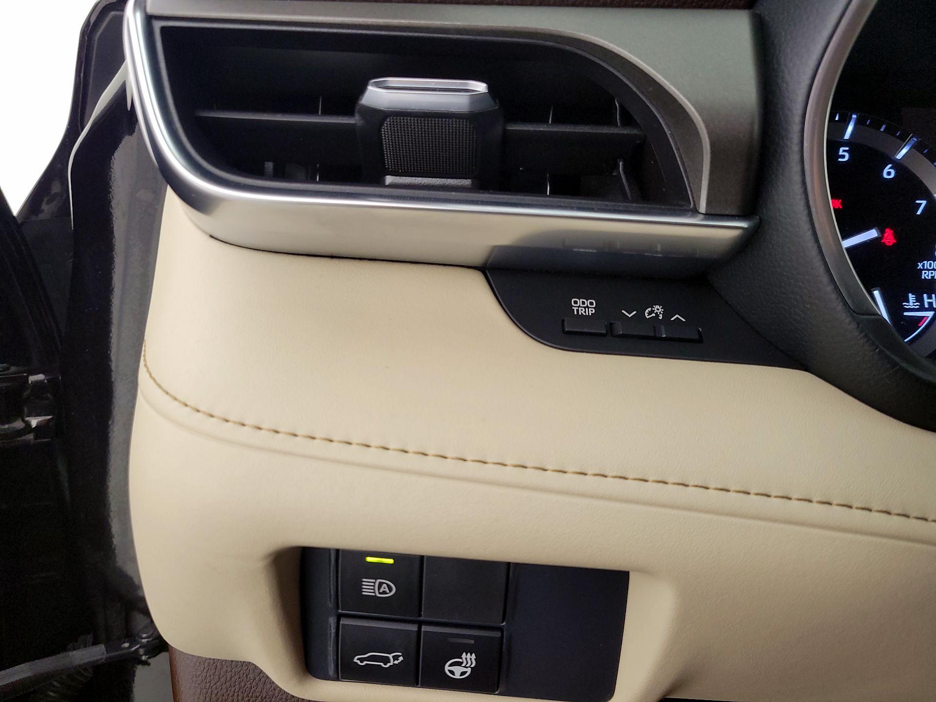 Thumbnail: 2021 Toyota Highlander - 13
