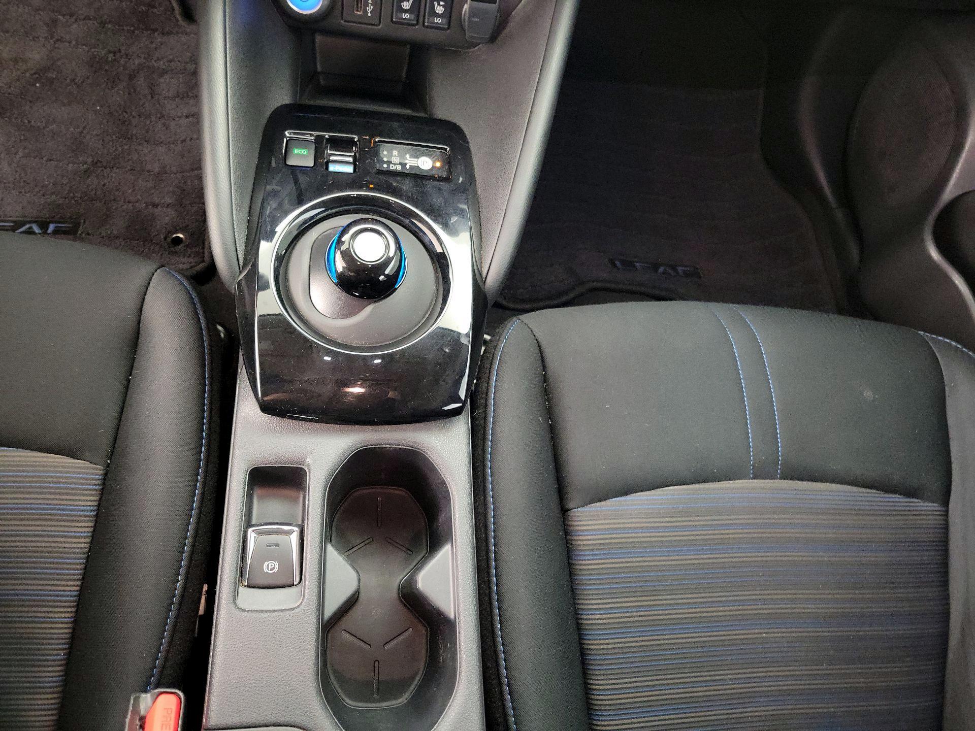 Thumbnail: 2025 Nissan Leaf - 18