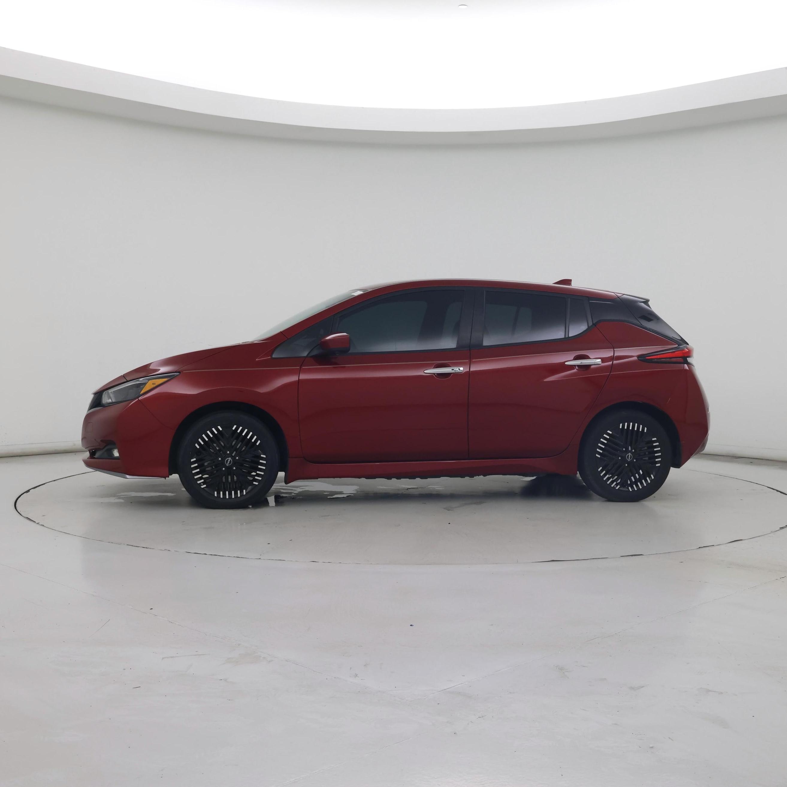 Thumbnail: 2025 Nissan Leaf - 3