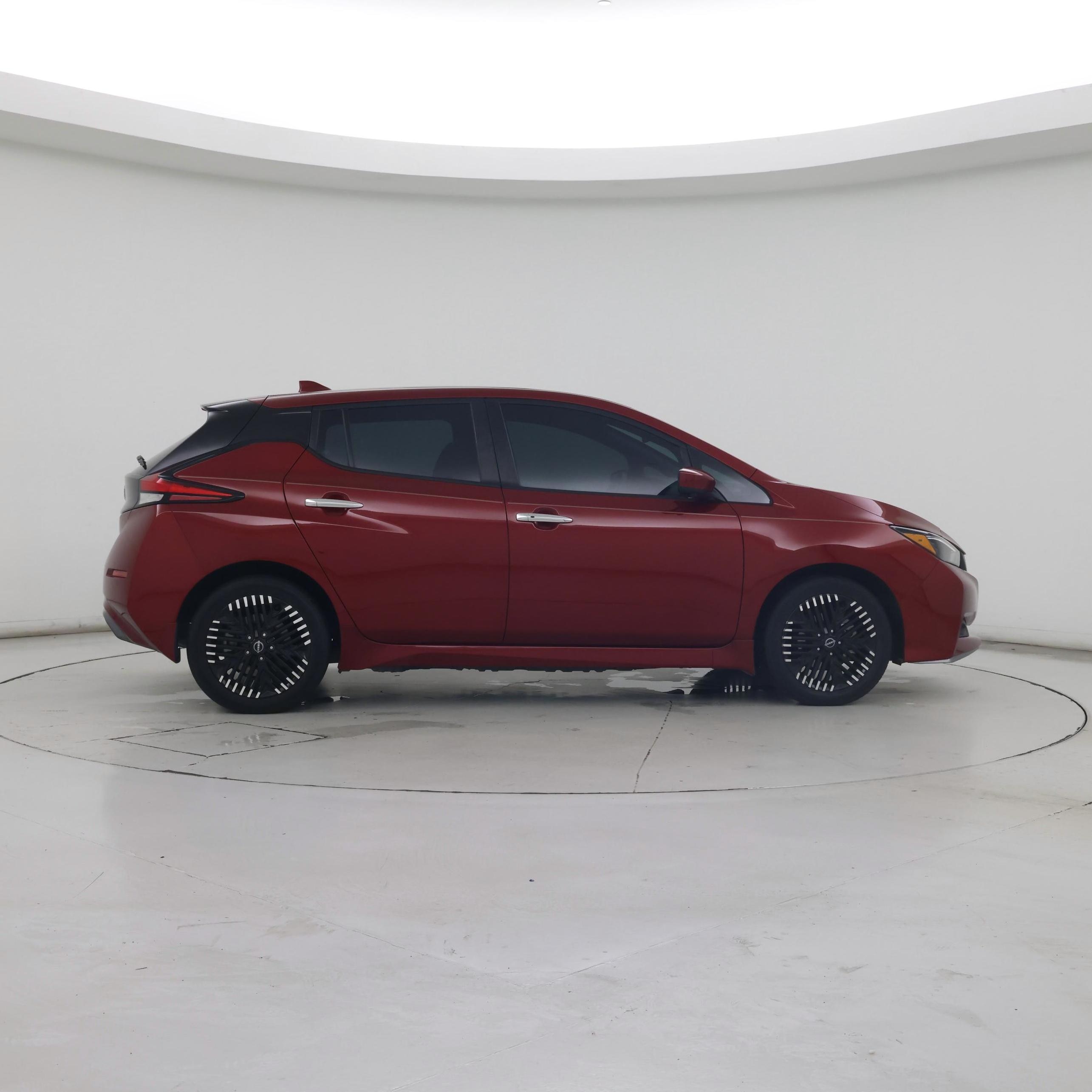 Thumbnail: 2025 Nissan Leaf - 7