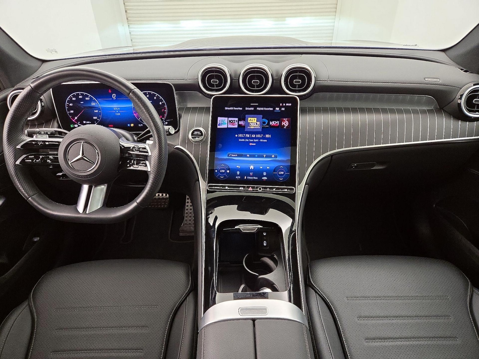 2025 Mercedes-Benz GLC Base - Photo 10