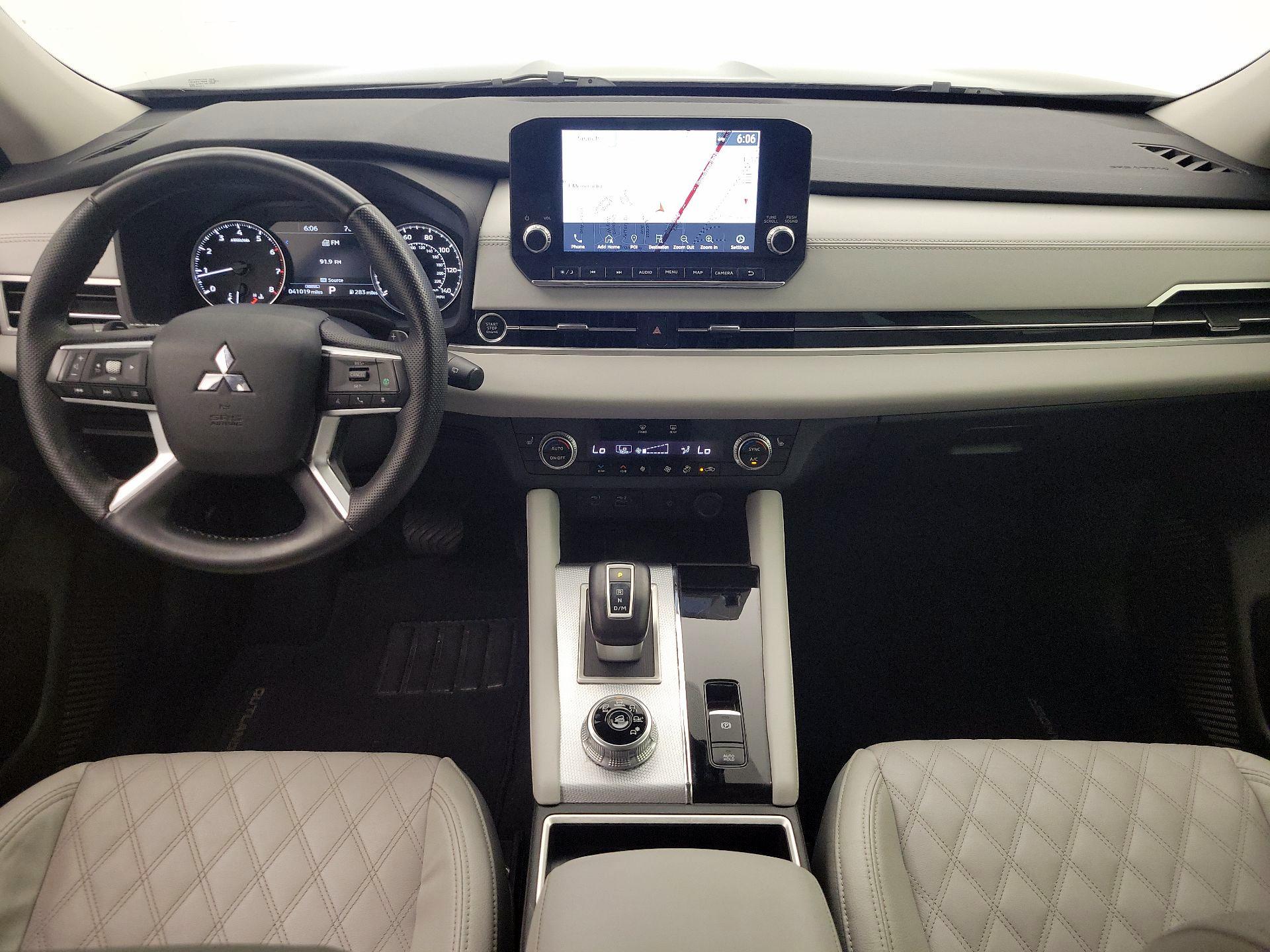 Thumbnail: 2022 Mitsubishi Outlander - 9