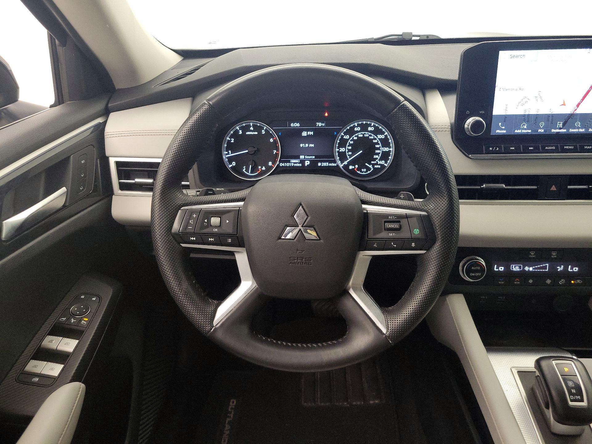 Thumbnail: 2022 Mitsubishi Outlander - 10