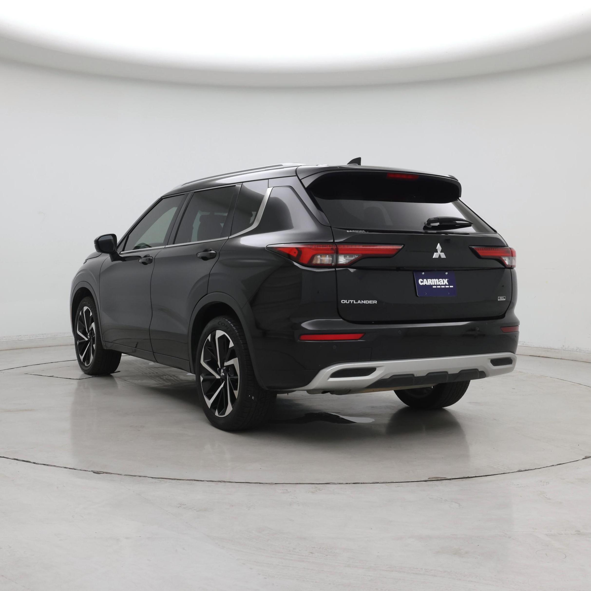 Thumbnail: 2022 Mitsubishi Outlander - 2