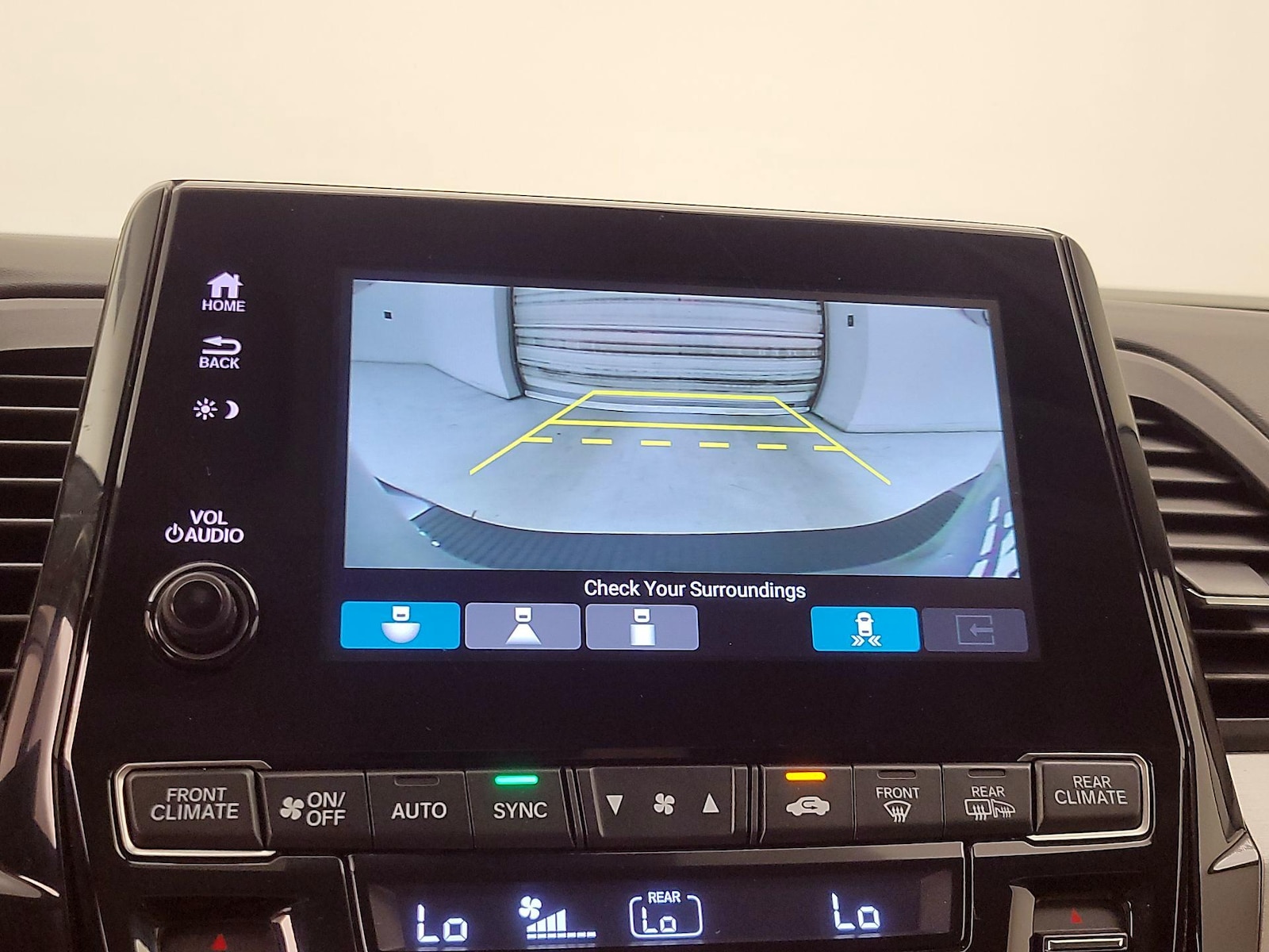 2022 Honda Odyssey Touring - Photo 16