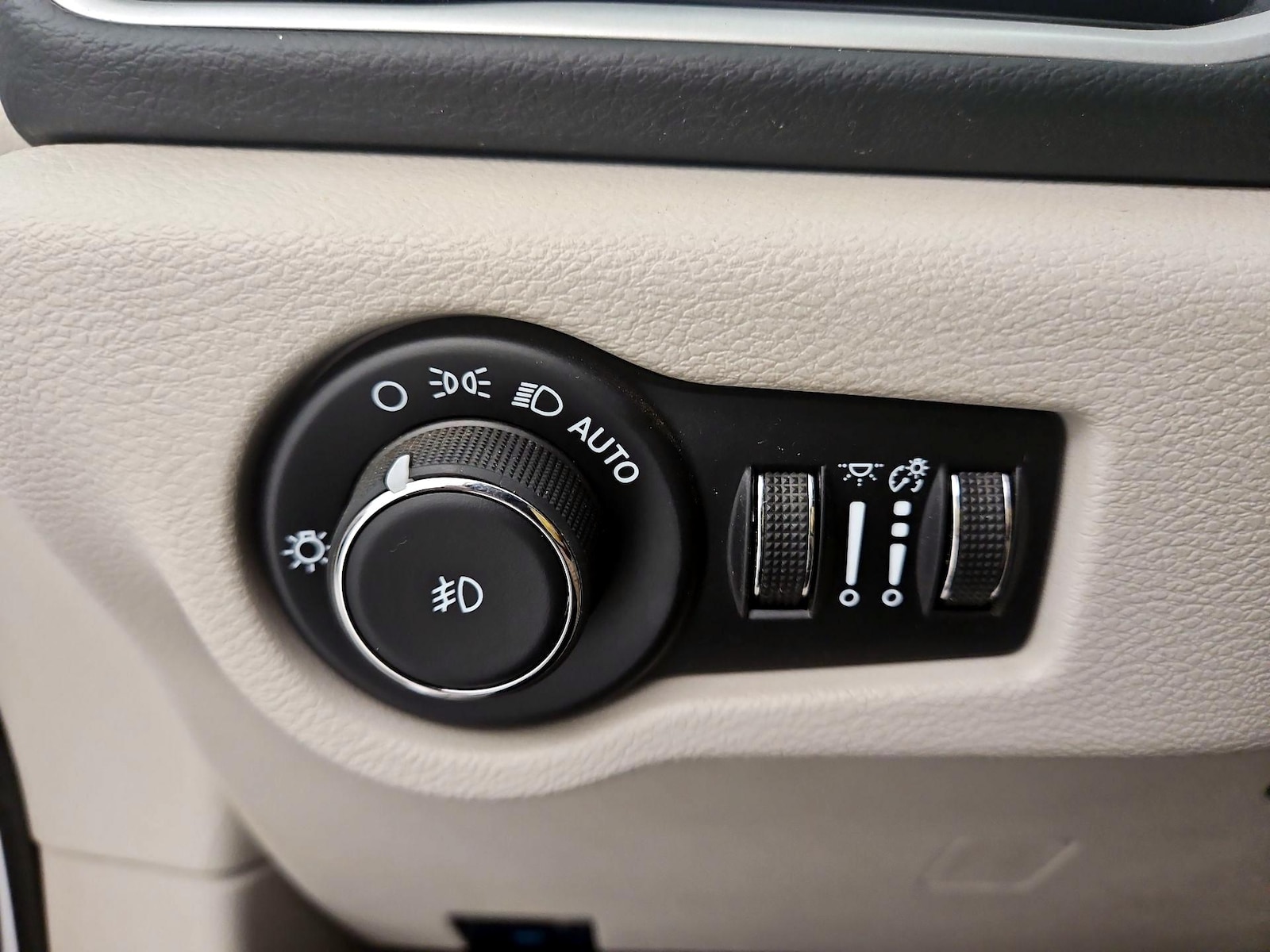 2024 Chrysler Pacifica Touring L - Photo 14
