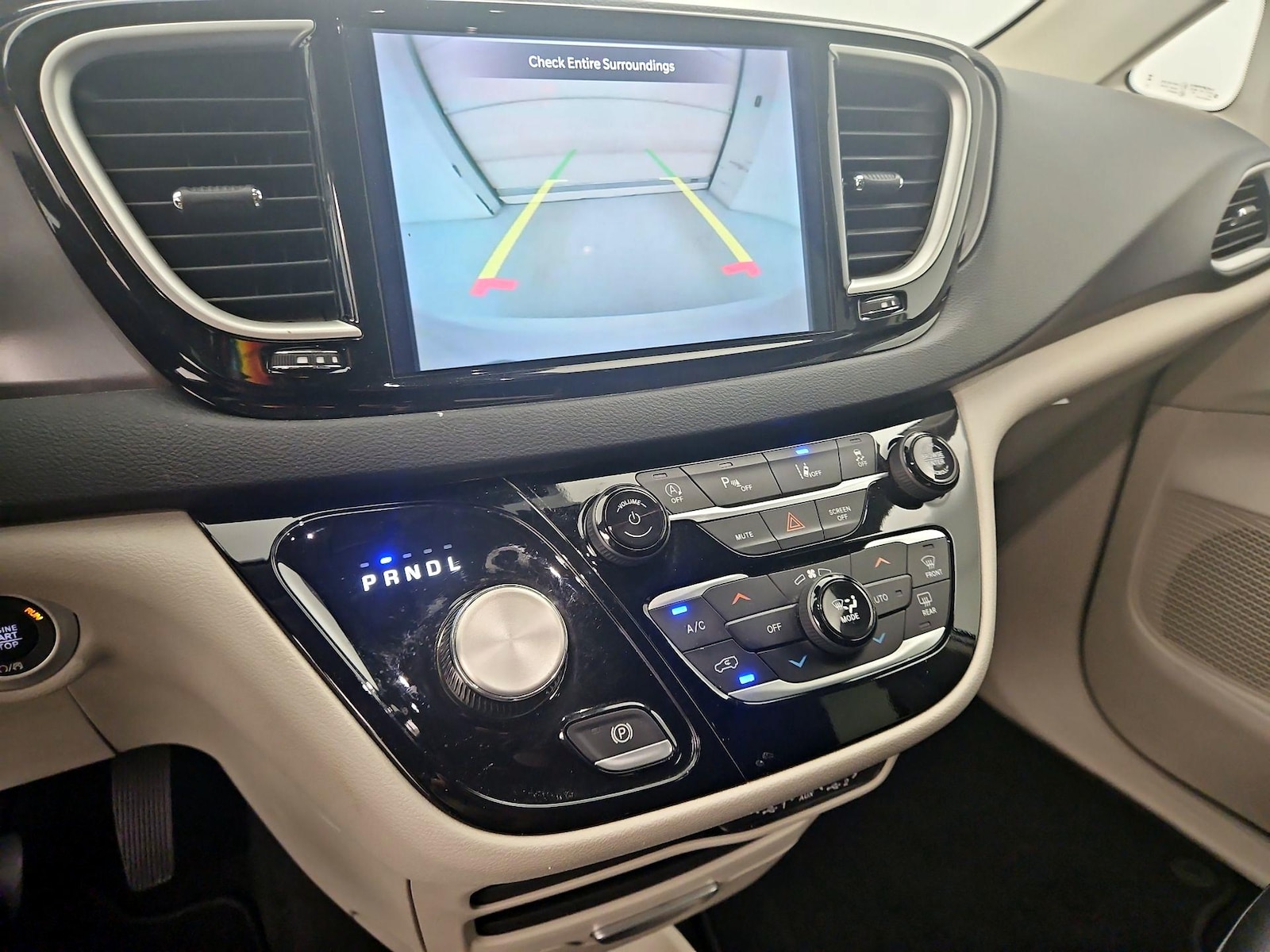 2024 Chrysler Pacifica Touring L - Photo 15