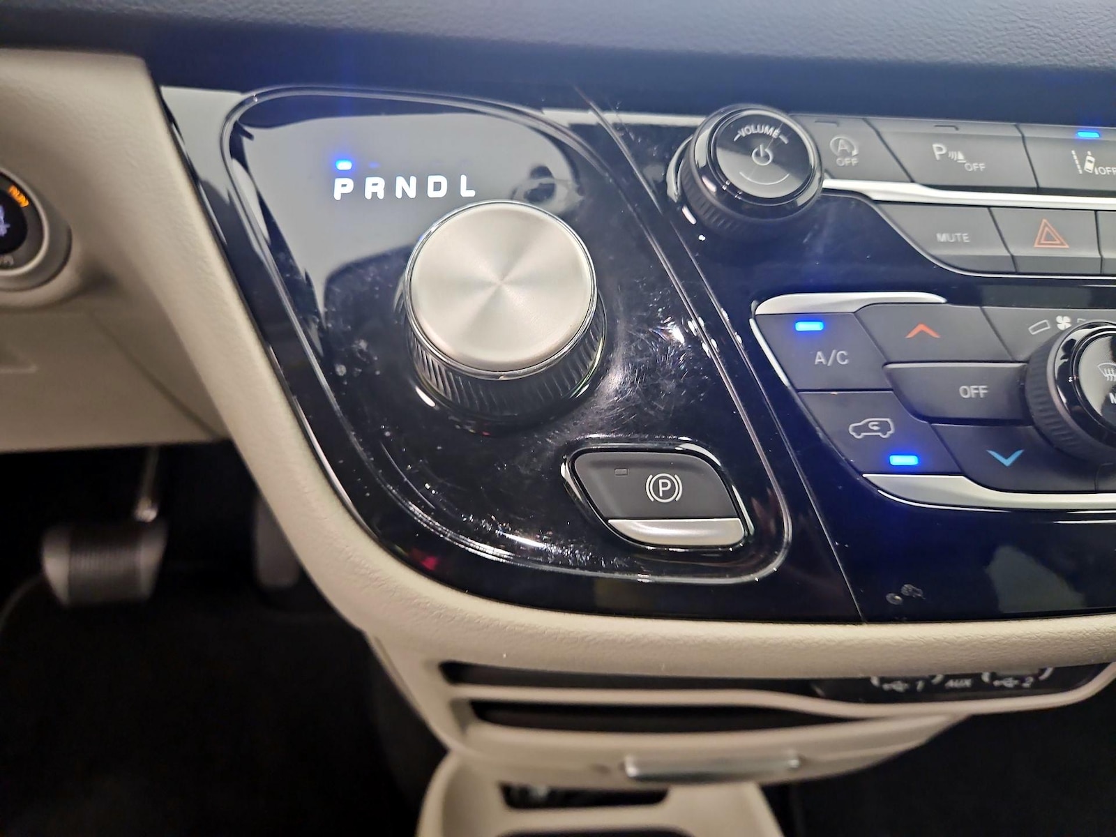 2024 Chrysler Pacifica Touring L - Photo 18