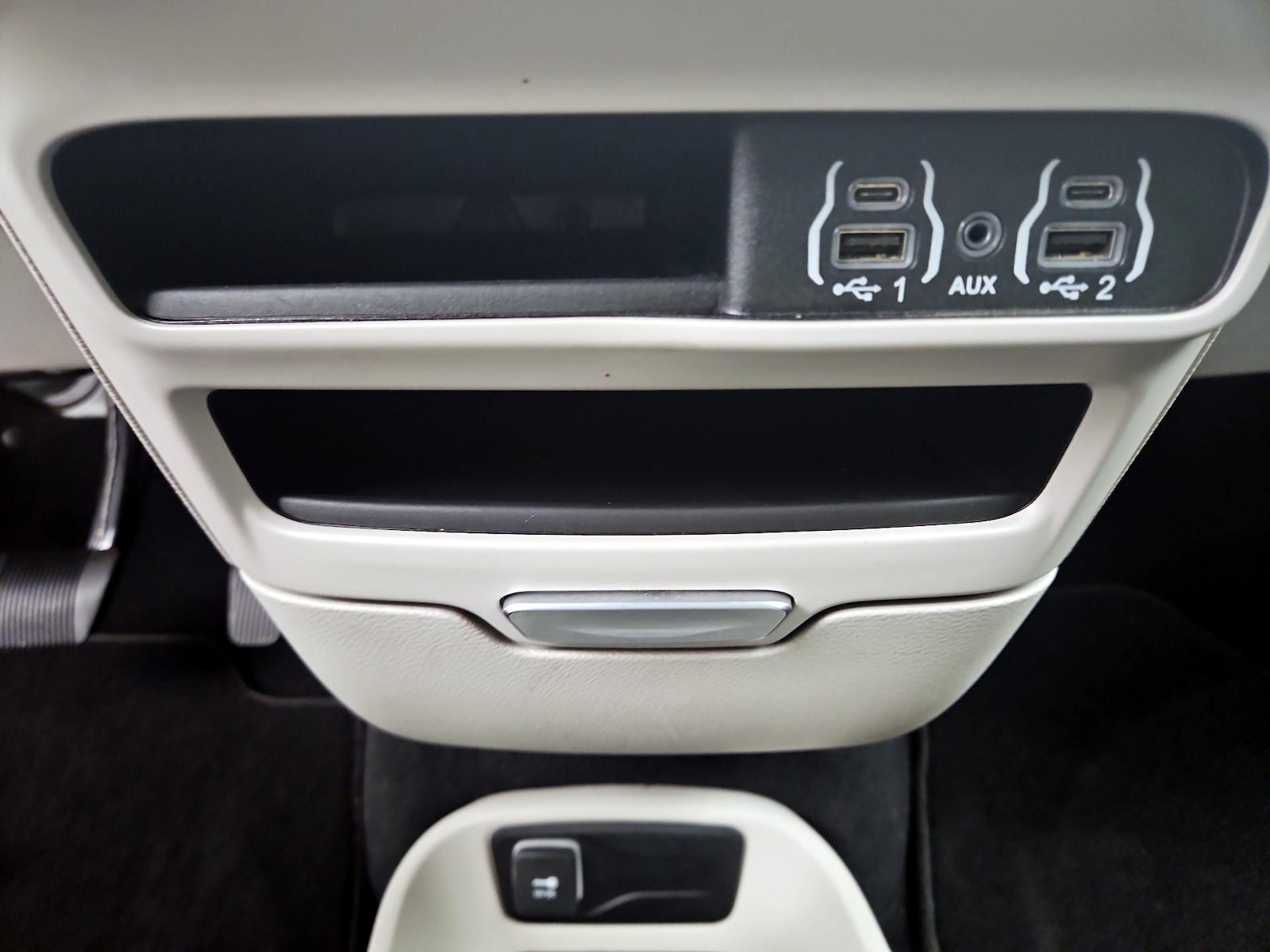 2024 Chrysler Pacifica Touring L - Photo 19