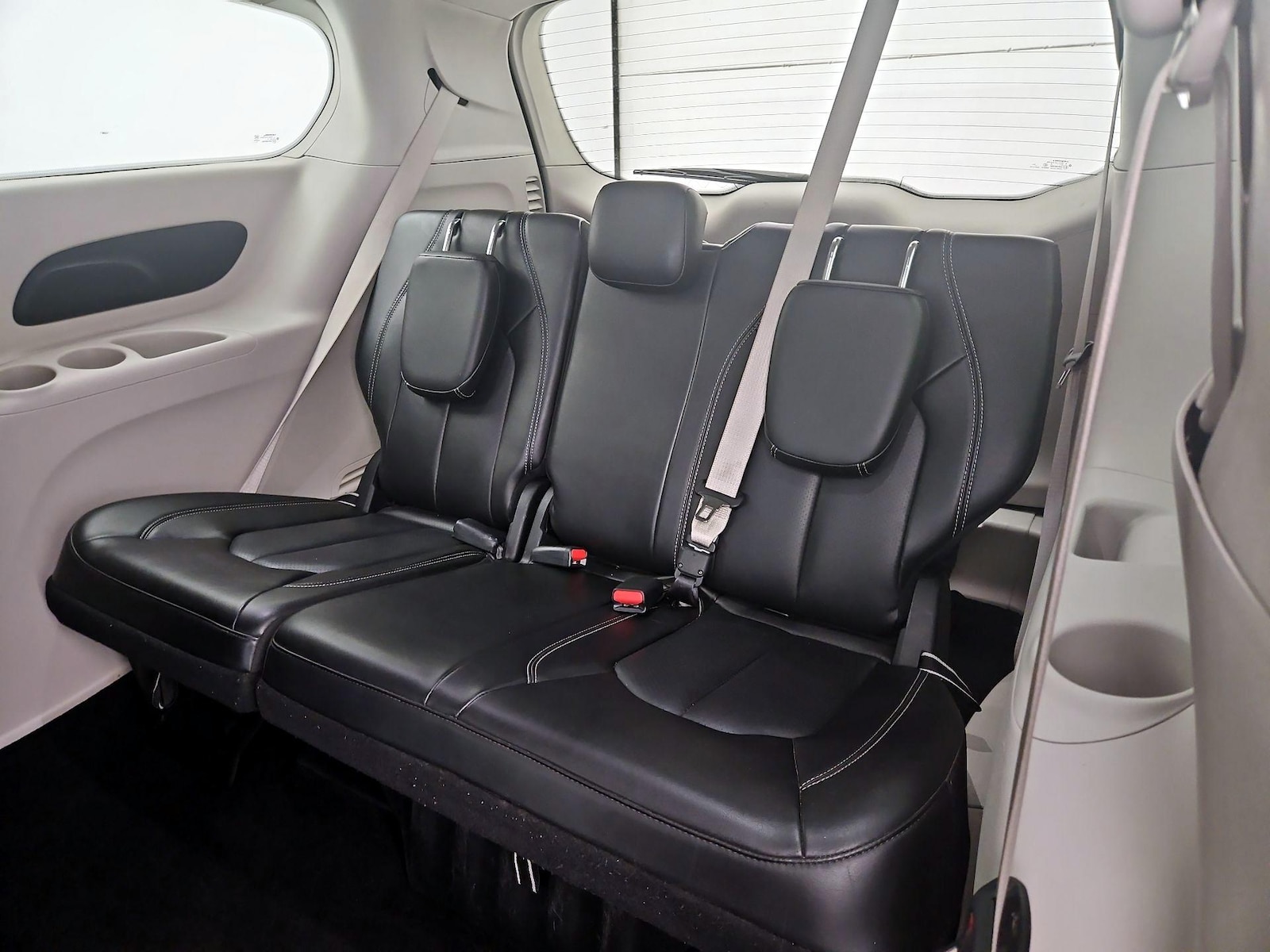 2024 Chrysler Pacifica Touring L - Photo 21