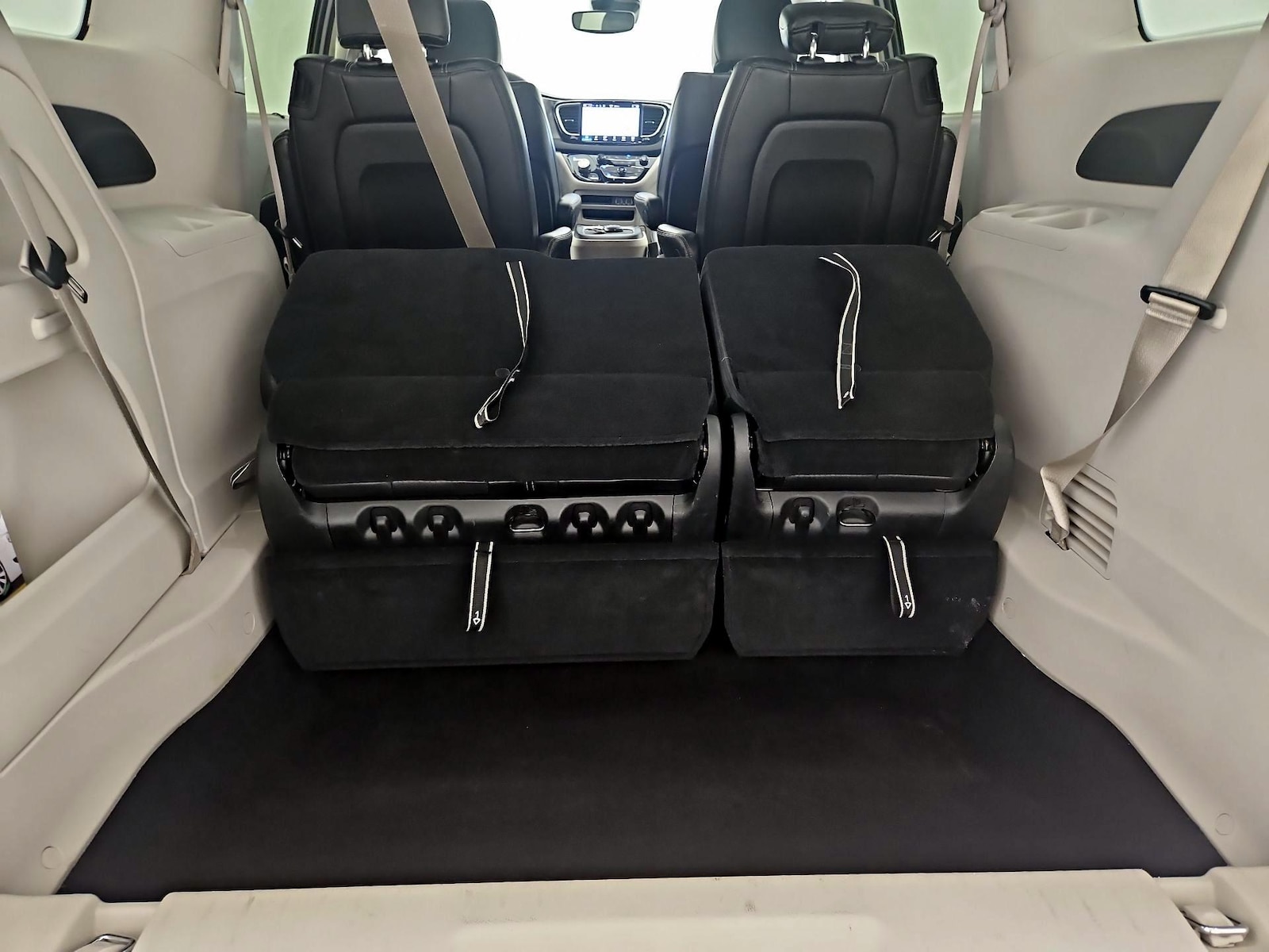 2024 Chrysler Pacifica Touring L - Photo 23